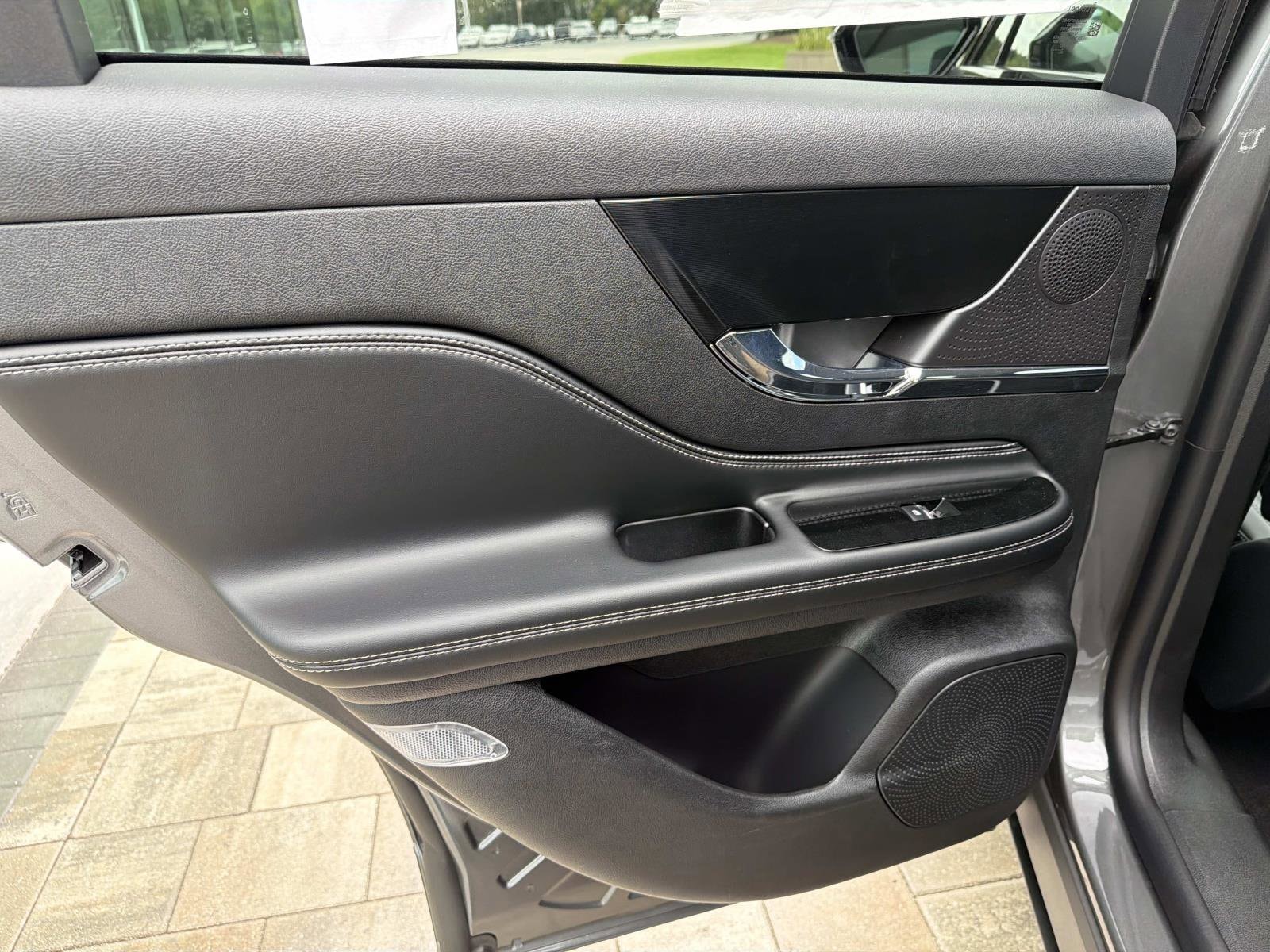2026 Lincoln Corsair Premiere - Photo 15