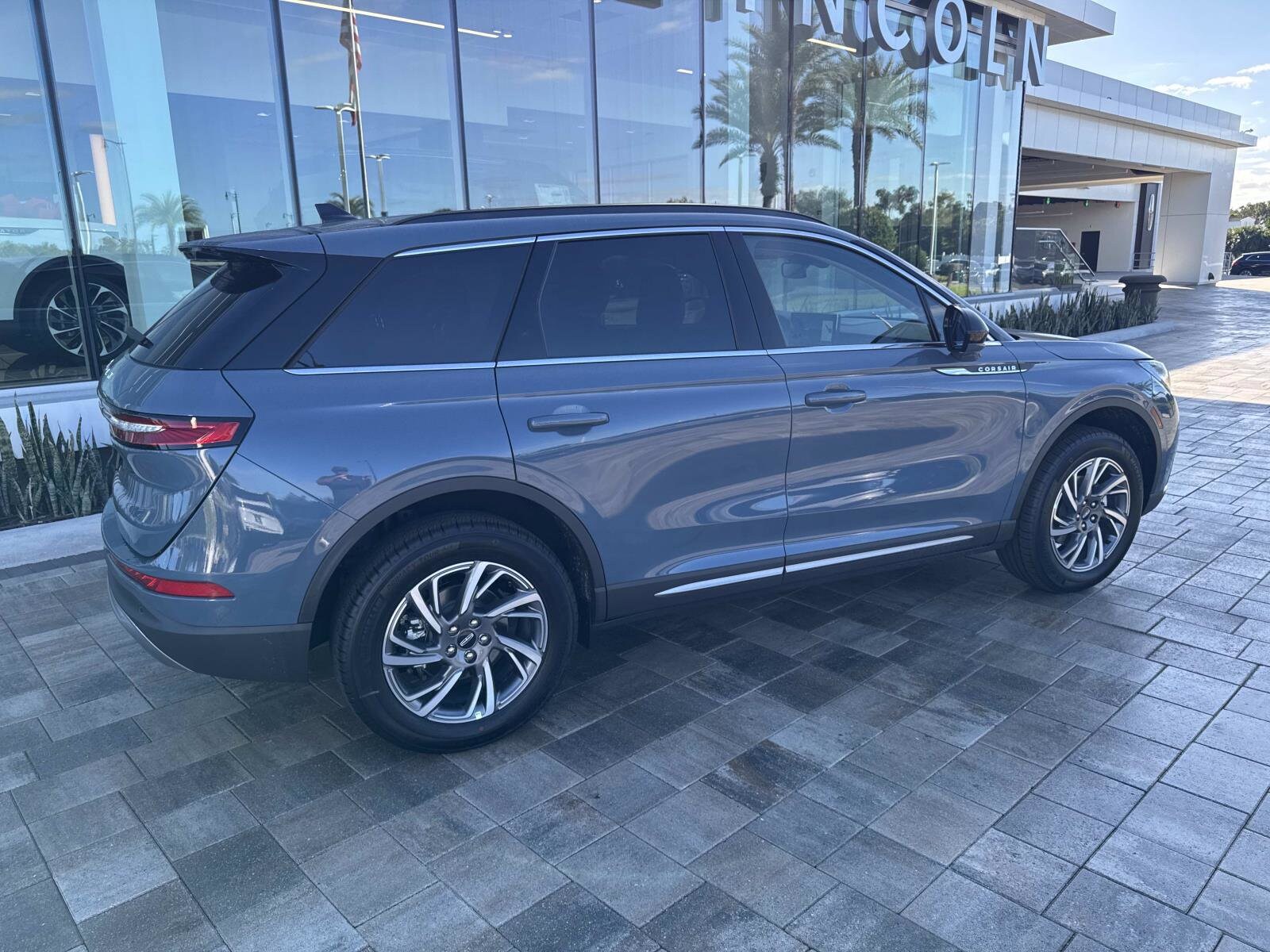 2026 Lincoln Corsair Premiere photo 2