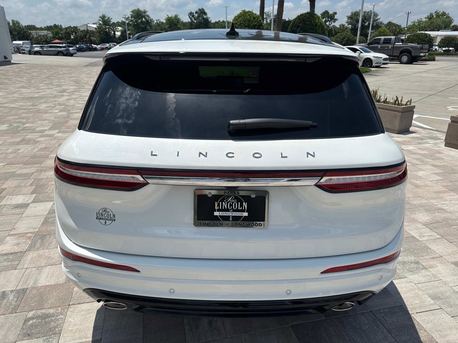 2025 Lincoln Corsair Grand Touring photo 3