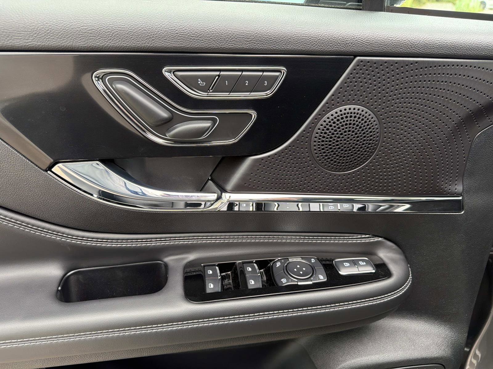 2026 Lincoln Corsair Premiere - Photo 11