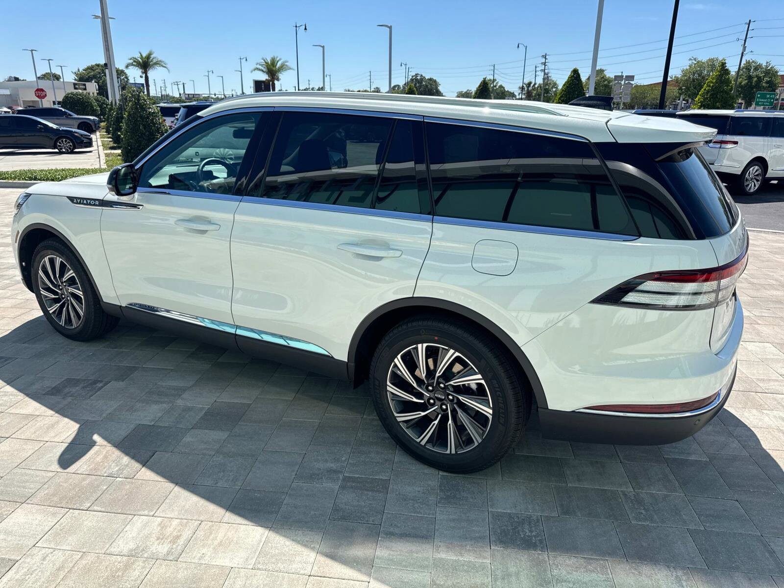 2025 Lincoln Aviator Premiere photo 4