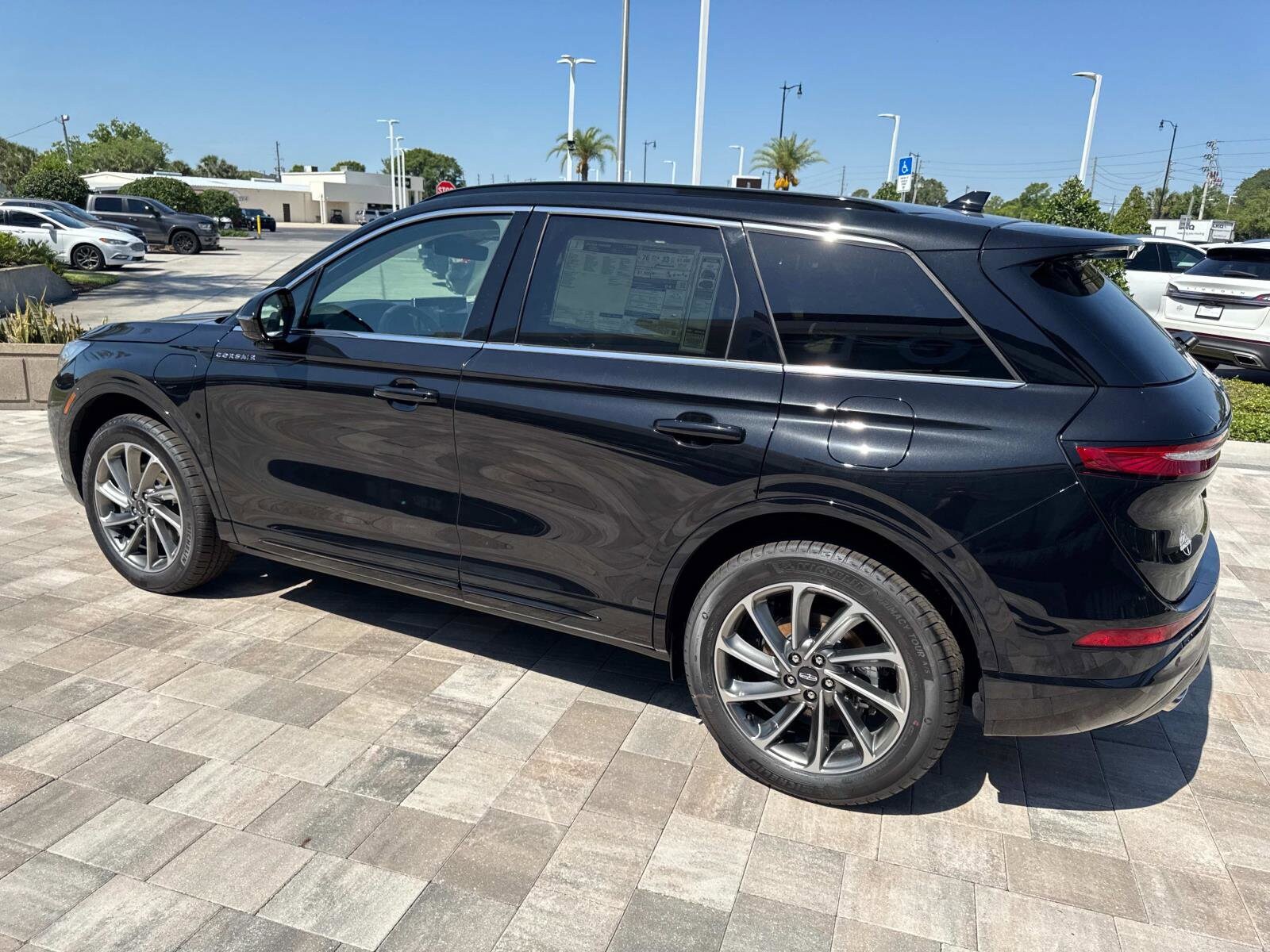 2025 Lincoln Corsair Grand Touring photo 4