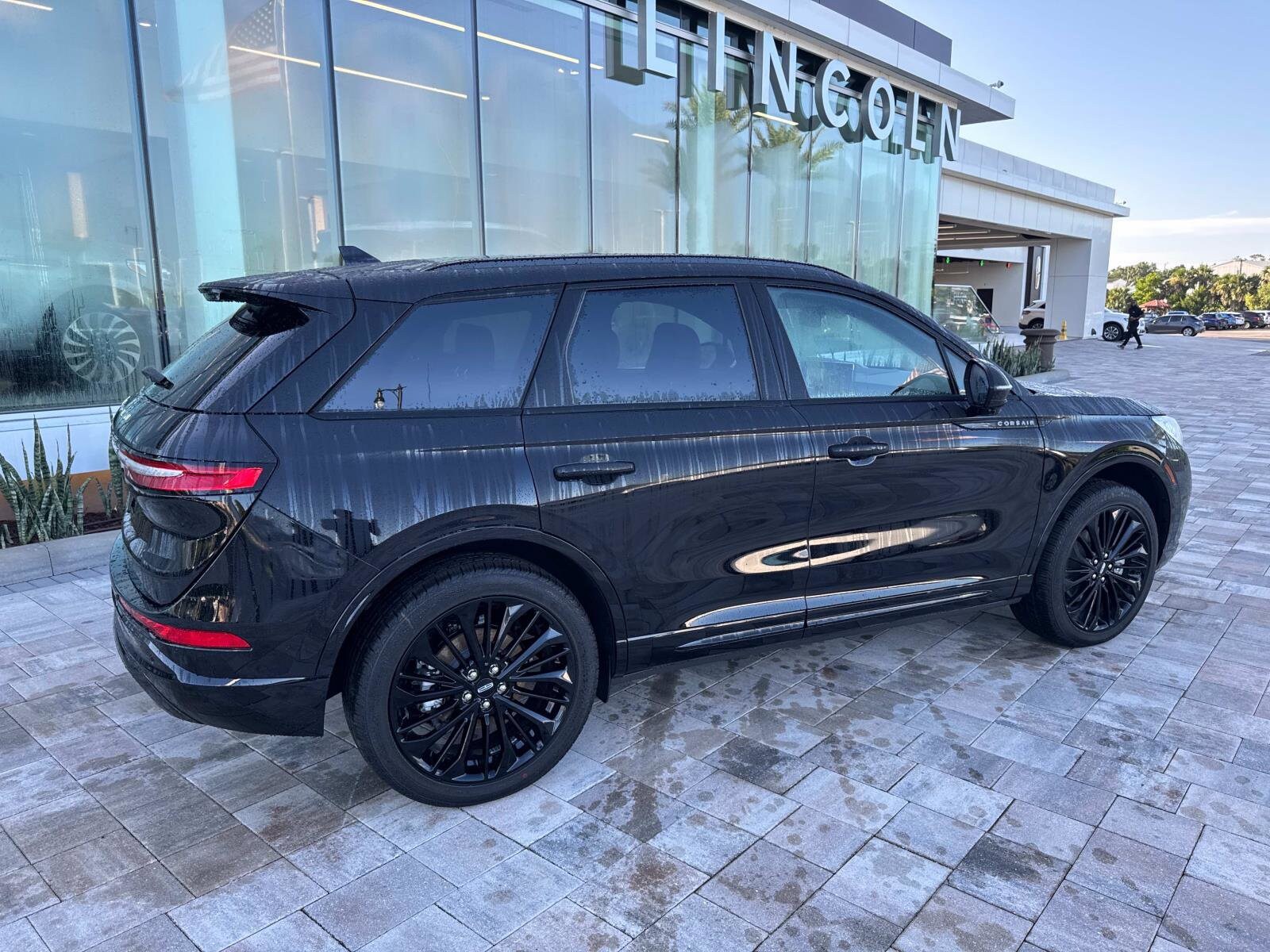 2025 Lincoln Corsair Grand Touring photo 2
