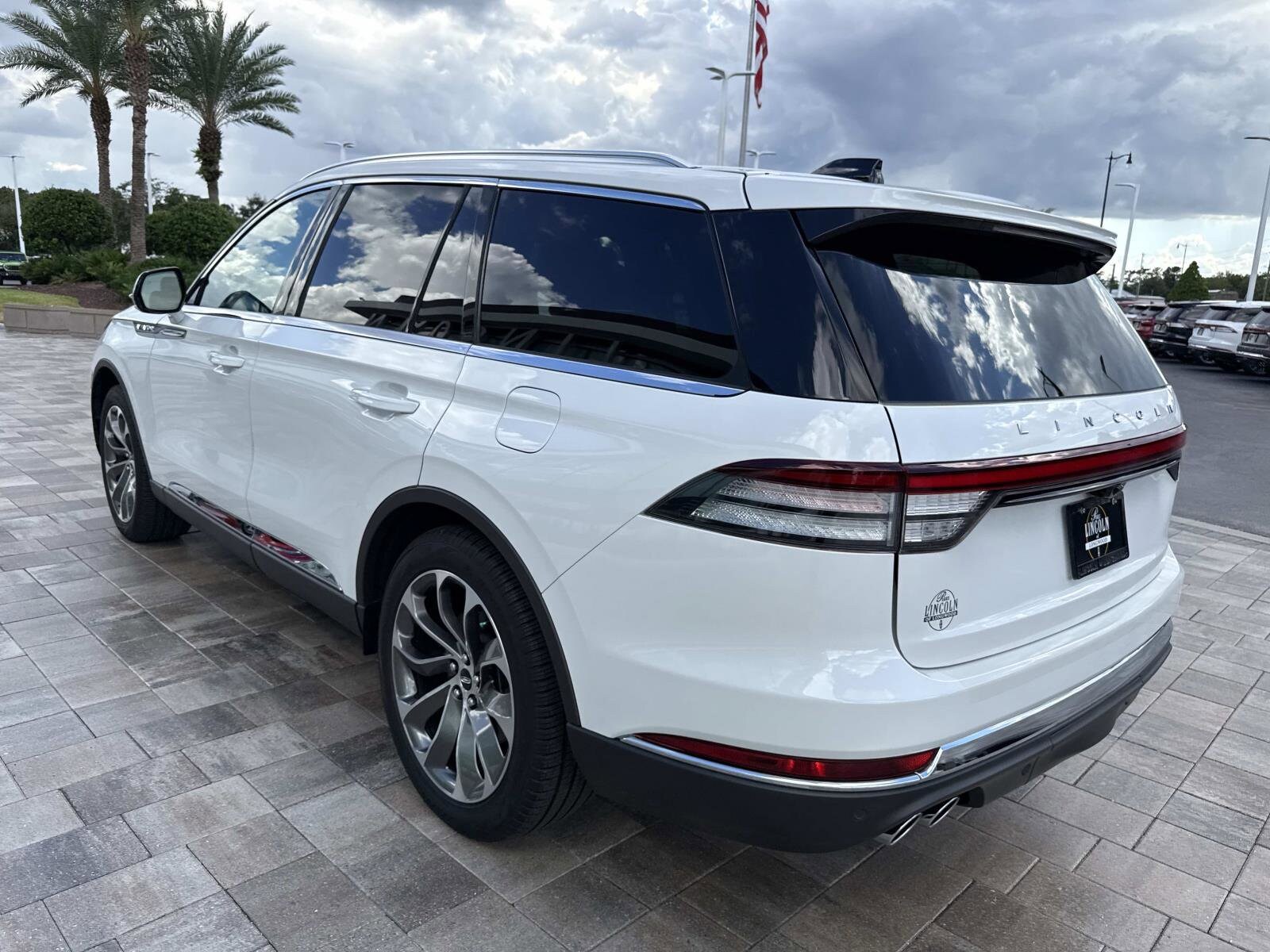 2025 Lincoln Aviator Reserve photo 4