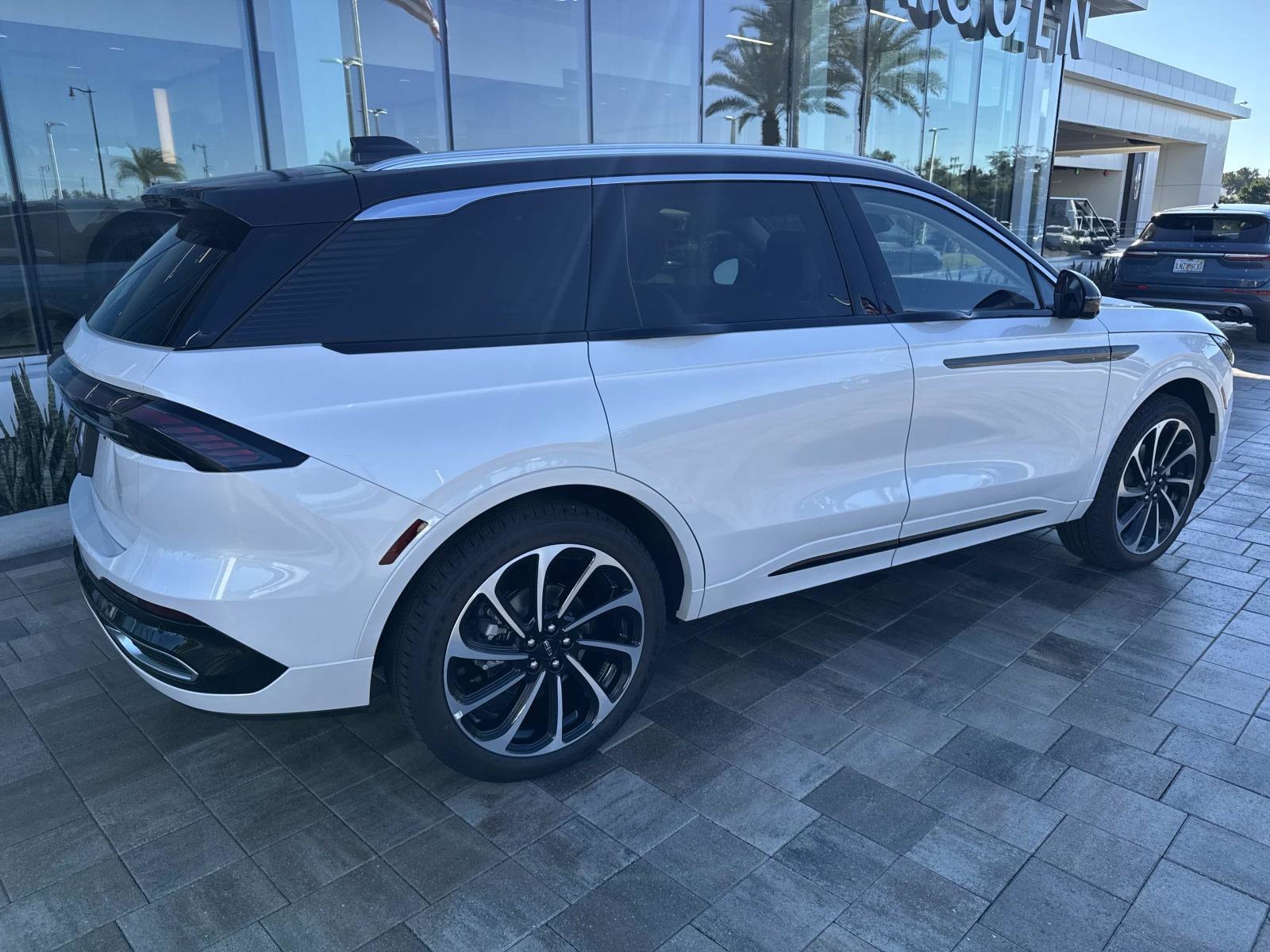 2026 Lincoln Nautilus Black Label - Photo 2