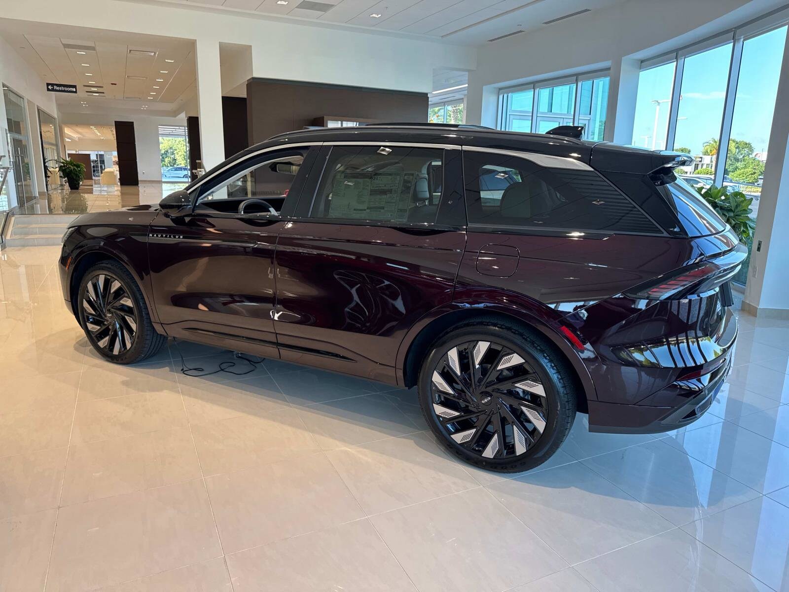 2025 Lincoln Nautilus Black Label photo 4