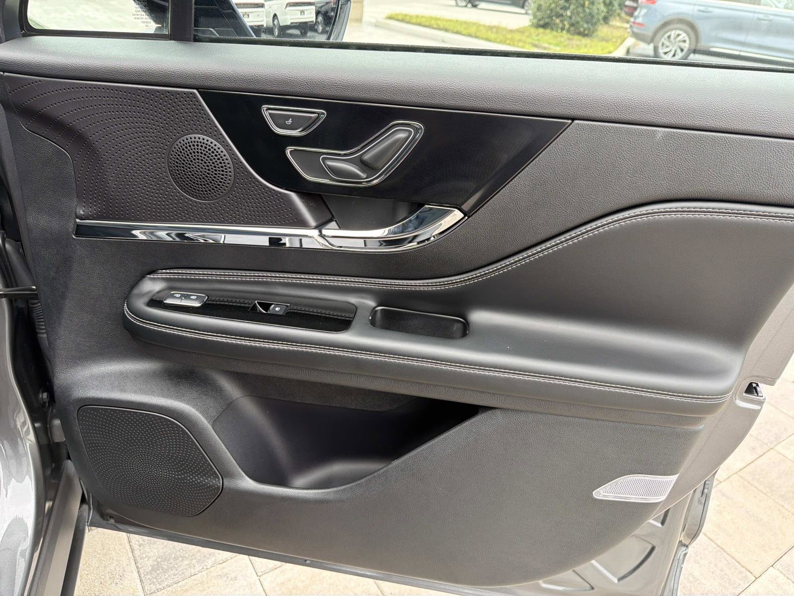 2026 Lincoln Corsair Premiere - Photo 17