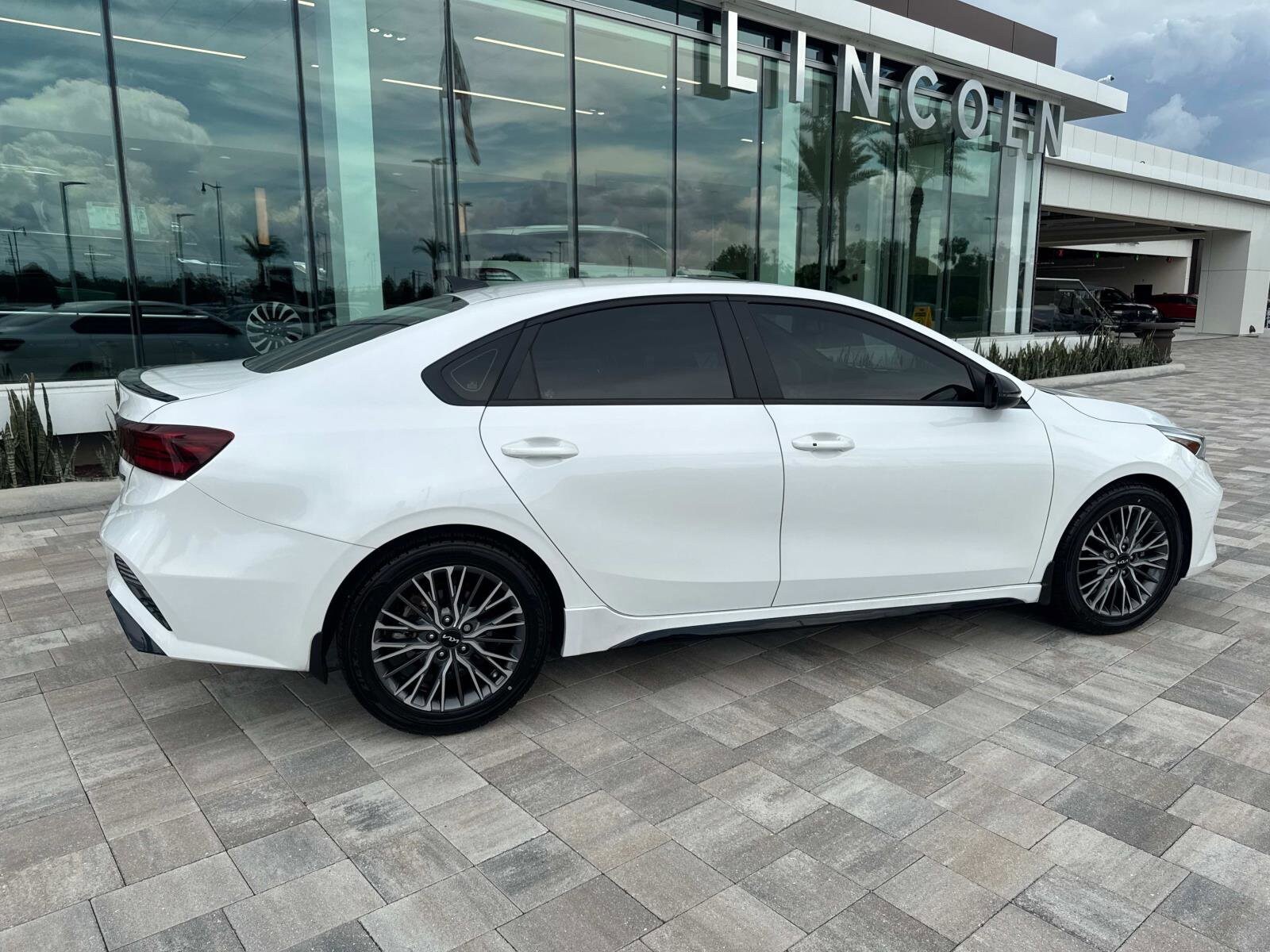 2023 Kia Forte GT-Line photo 2