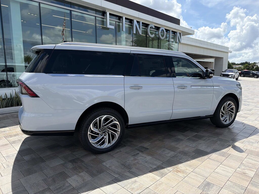 New 2026 Lincoln Navigator L Reserve SUV