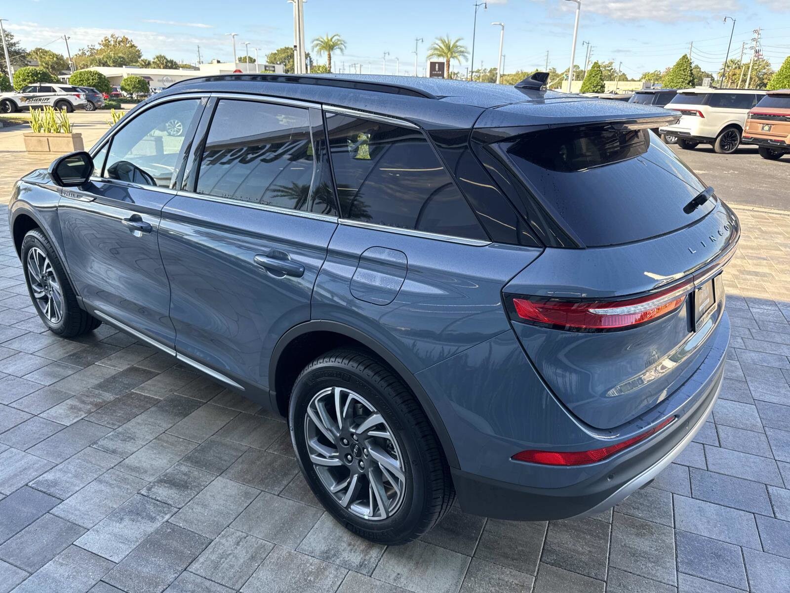 2026 Lincoln Corsair Premiere photo 4