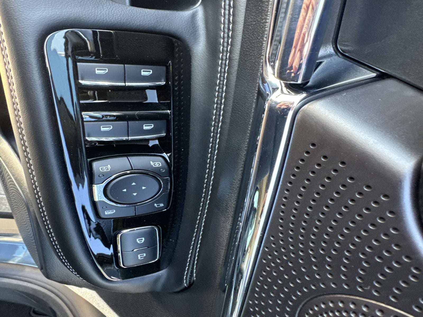 2026 Lincoln Corsair Premiere - Photo 10