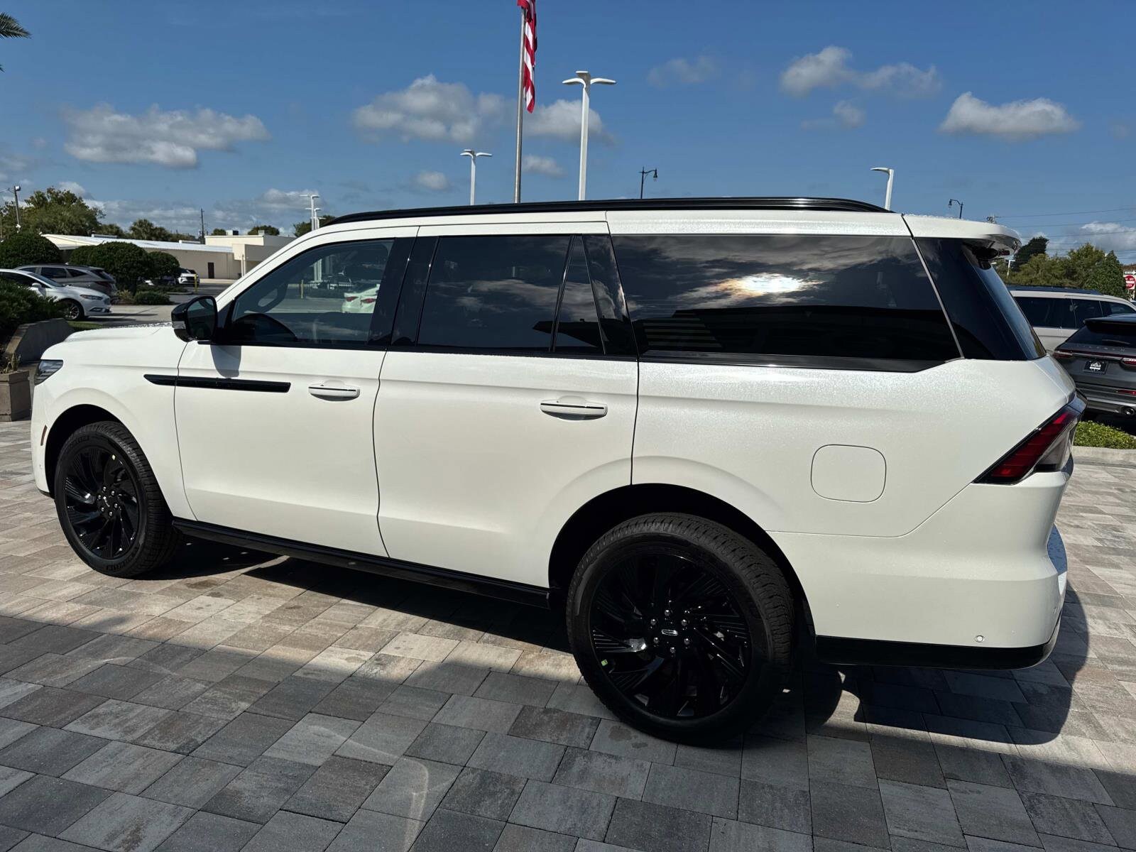 2025 Lincoln Navigator Reserve photo 4