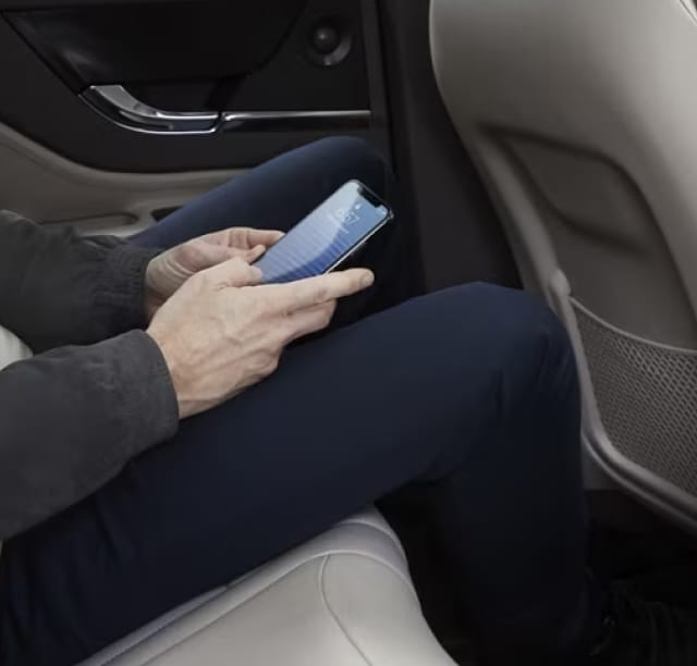 Embedded vehicle modem