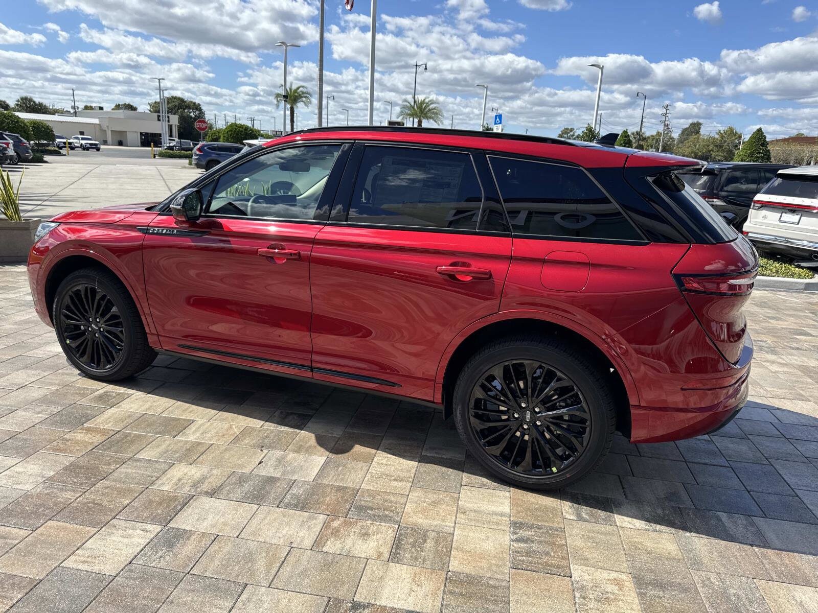 2026 Lincoln Corsair Premiere photo 4