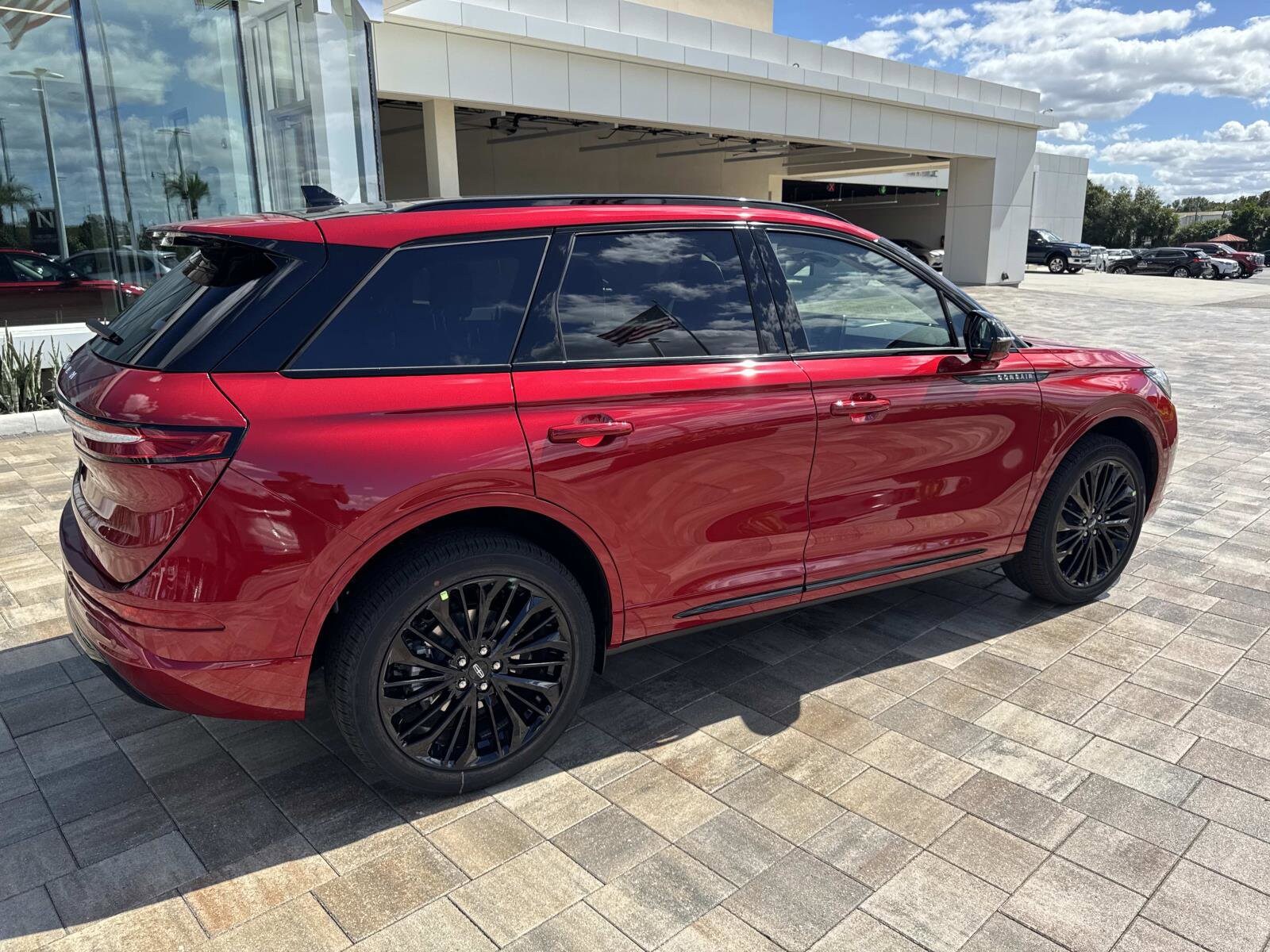 2026 Lincoln Corsair Premiere photo 2