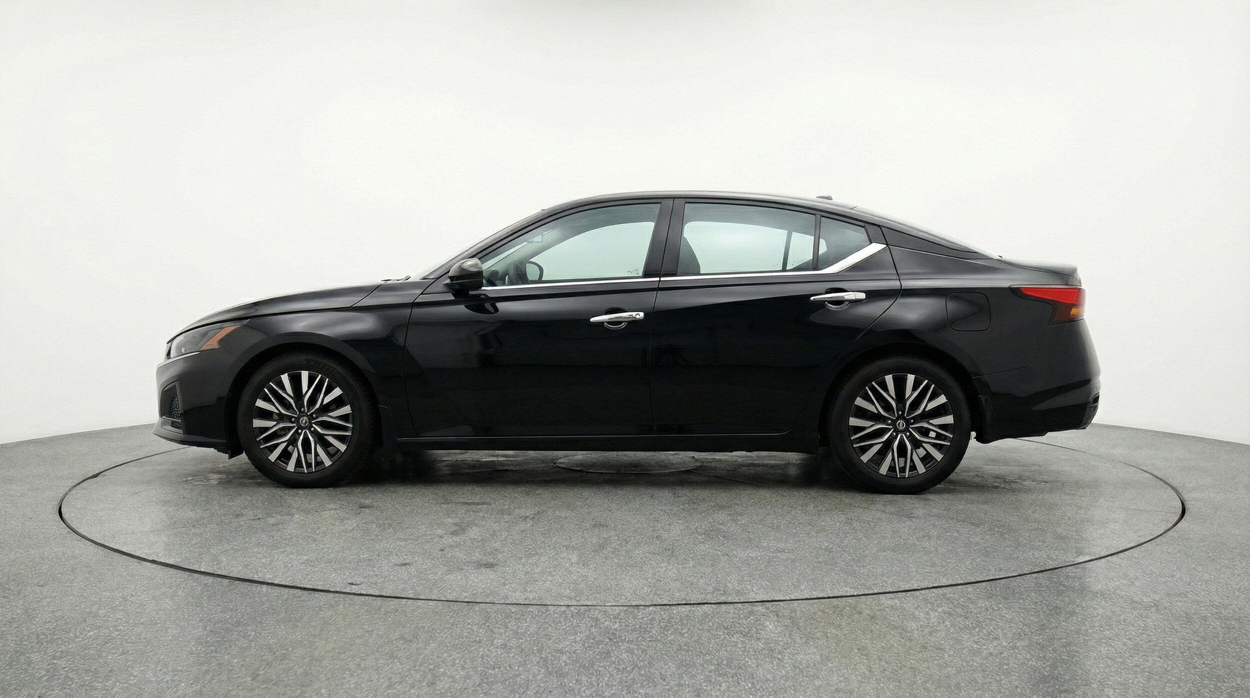 Thumbnail: 2025 Nissan Altima - 4