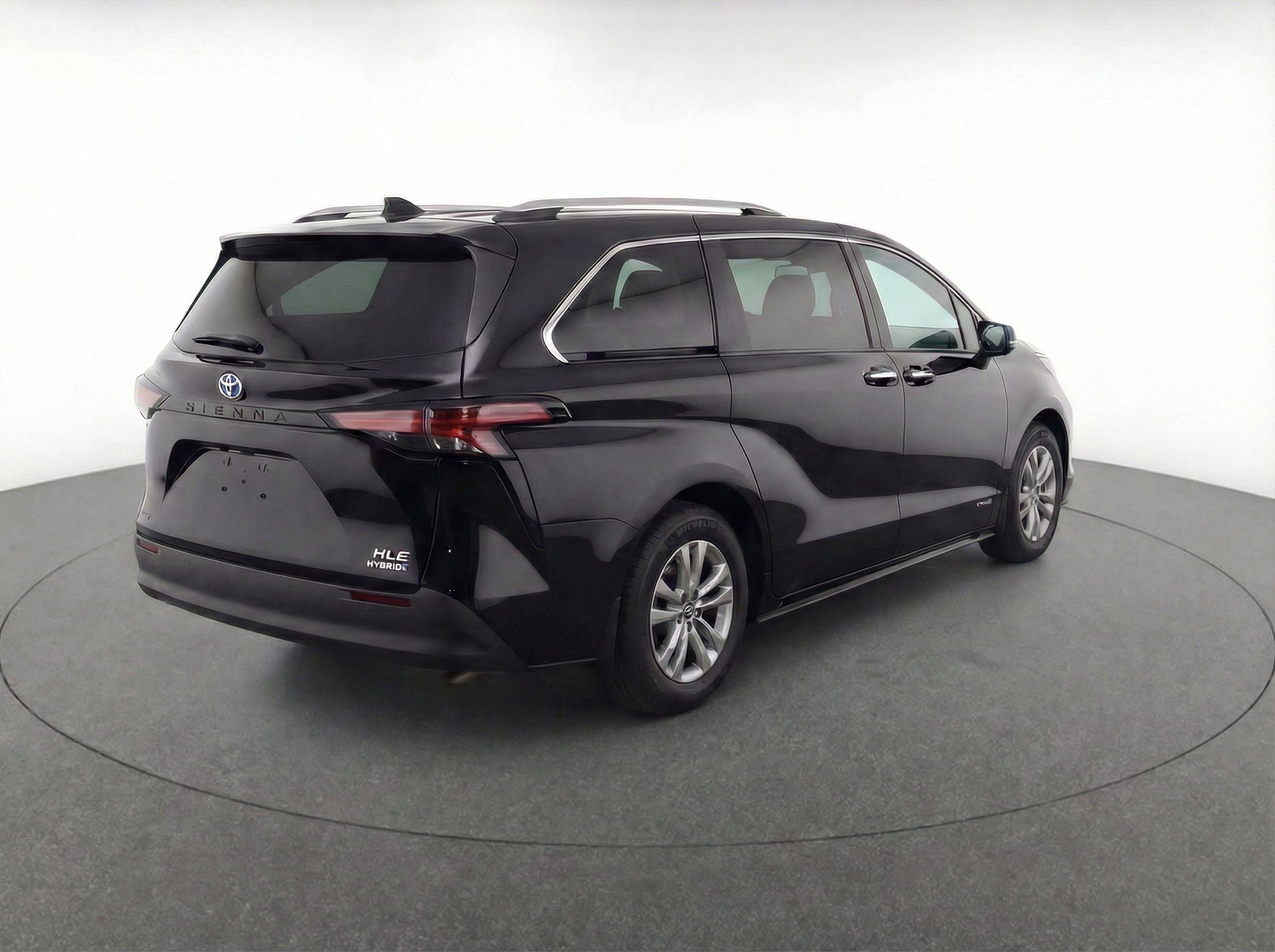 Thumbnail: 2024 Toyota Sienna - 7