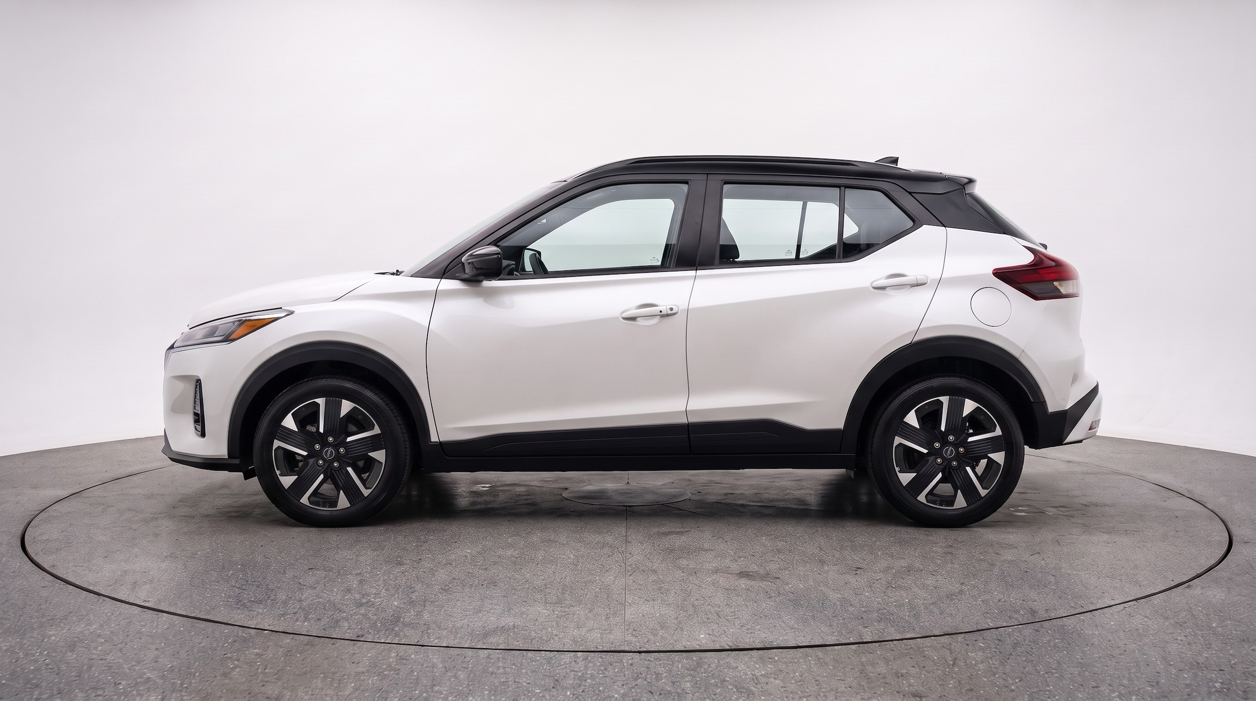 Thumbnail: 2026 Nissan Kicks - 4