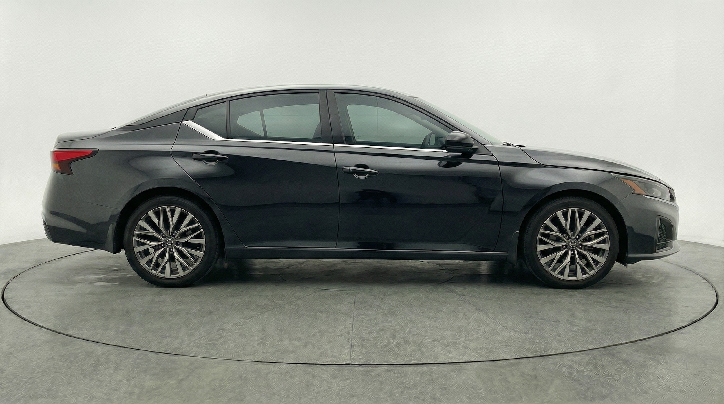 Thumbnail: 2025 Nissan Altima - 8