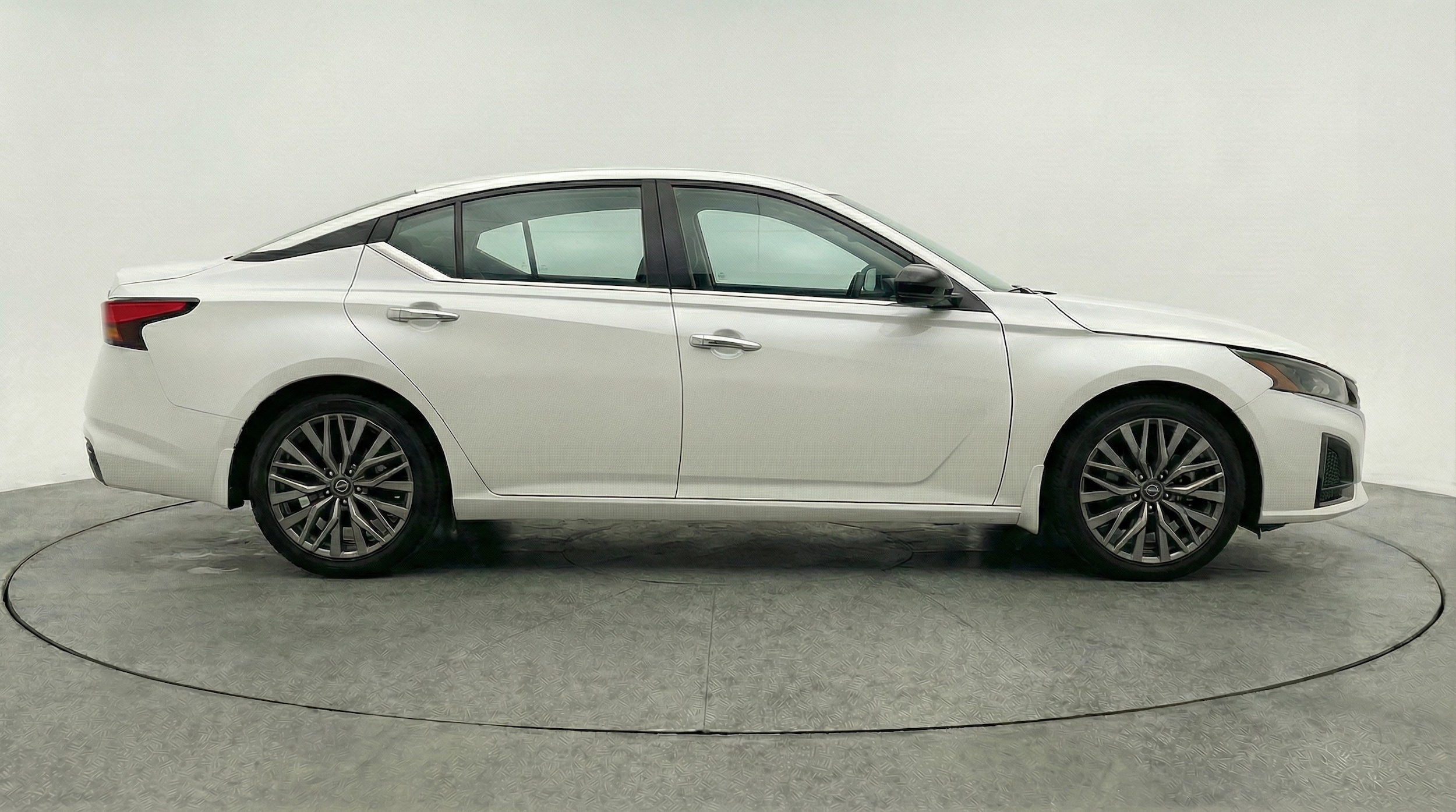 Thumbnail: 2025 Nissan Altima - 8