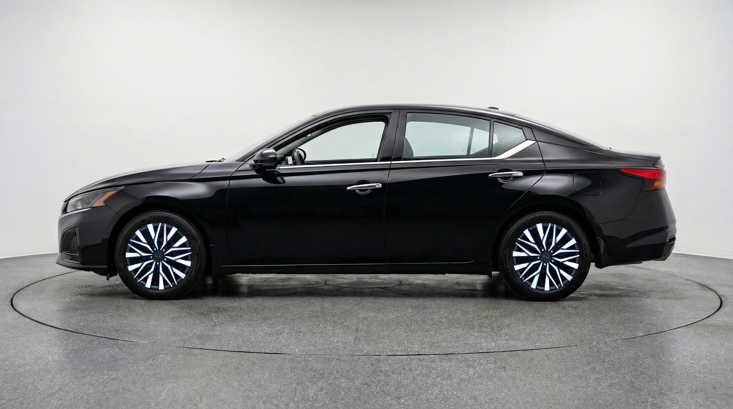 Thumbnail: 2025 Nissan Altima - 4