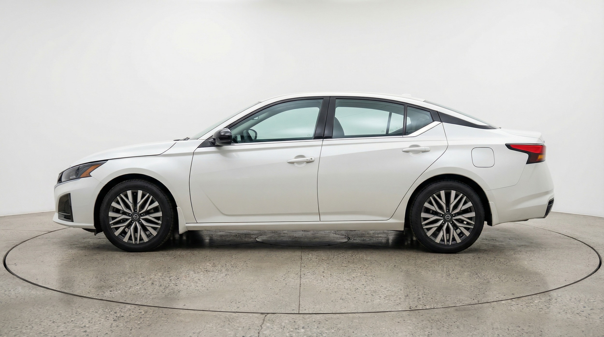 Thumbnail: 2025 Nissan Altima - 4