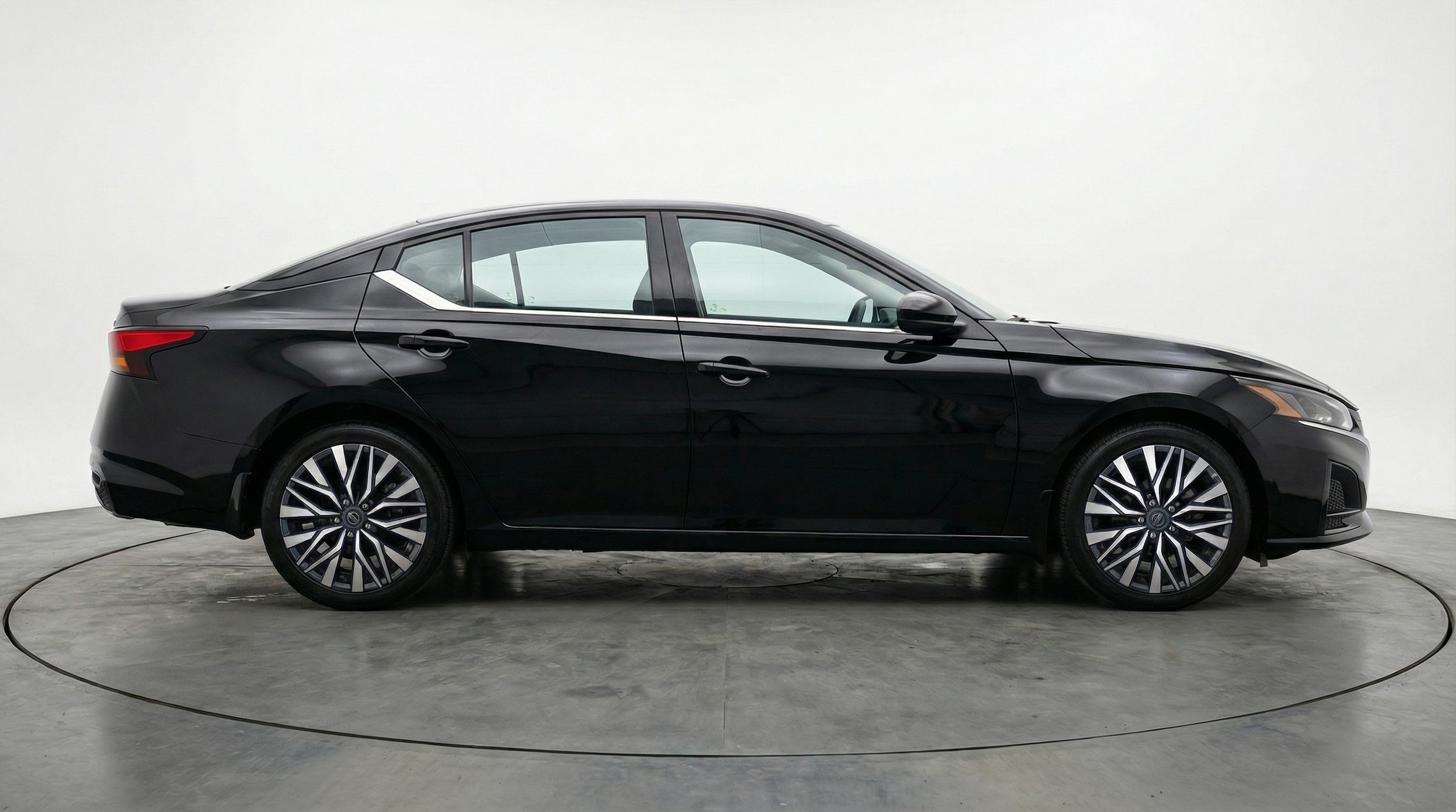 Thumbnail: 2025 Nissan Altima - 8