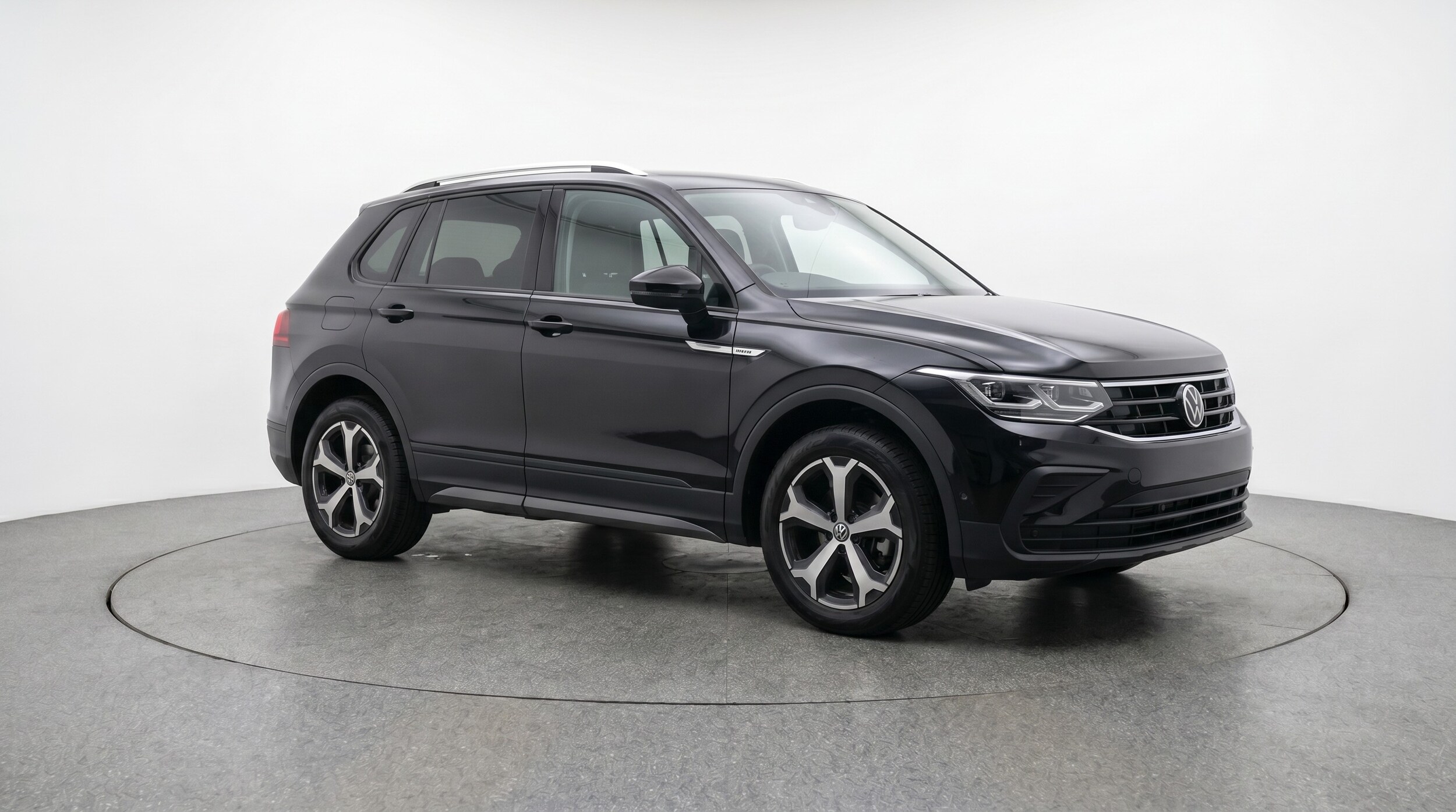 Thumbnail: 2026 Volkswagen Tiguan - 1