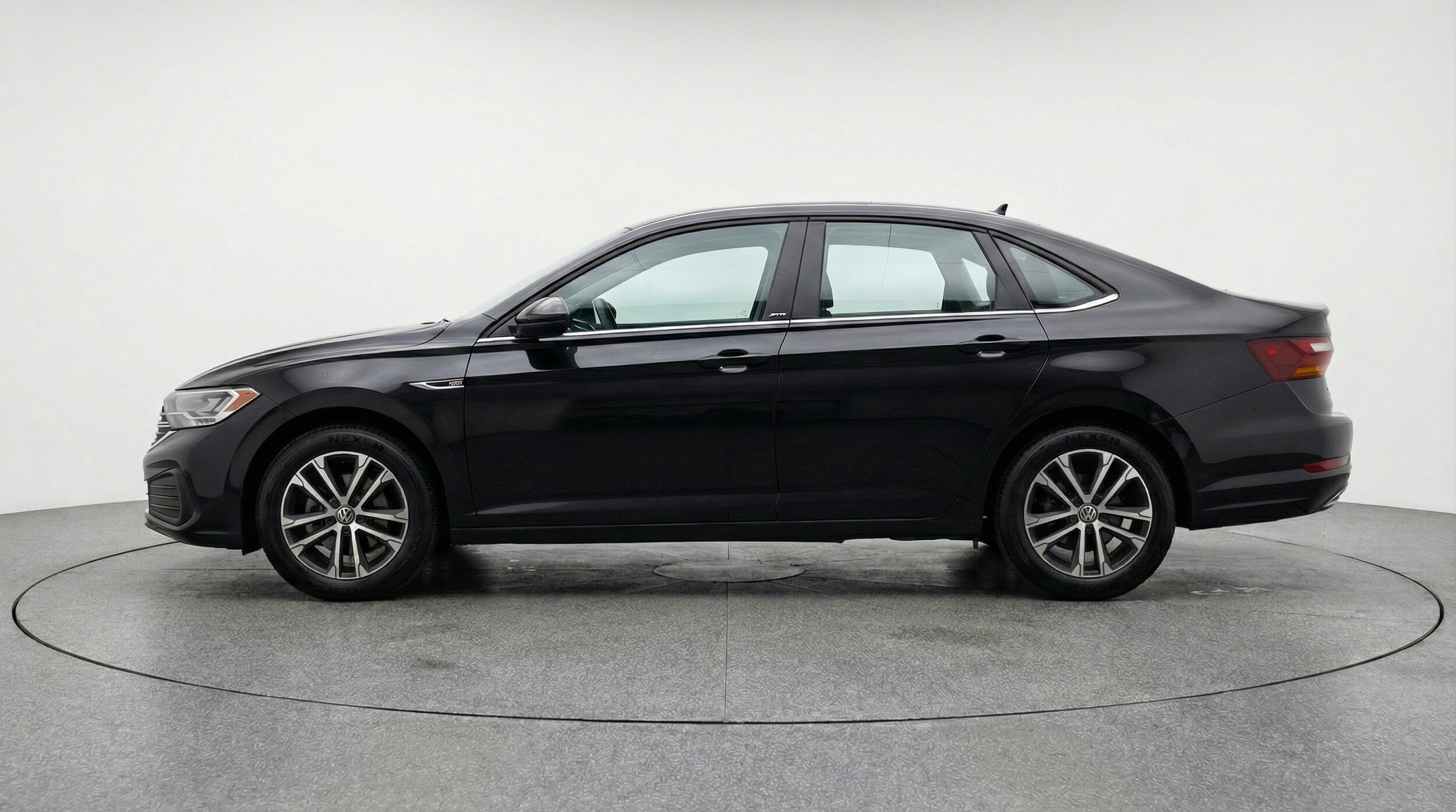 Thumbnail: 2025 Volkswagen Jetta - 4