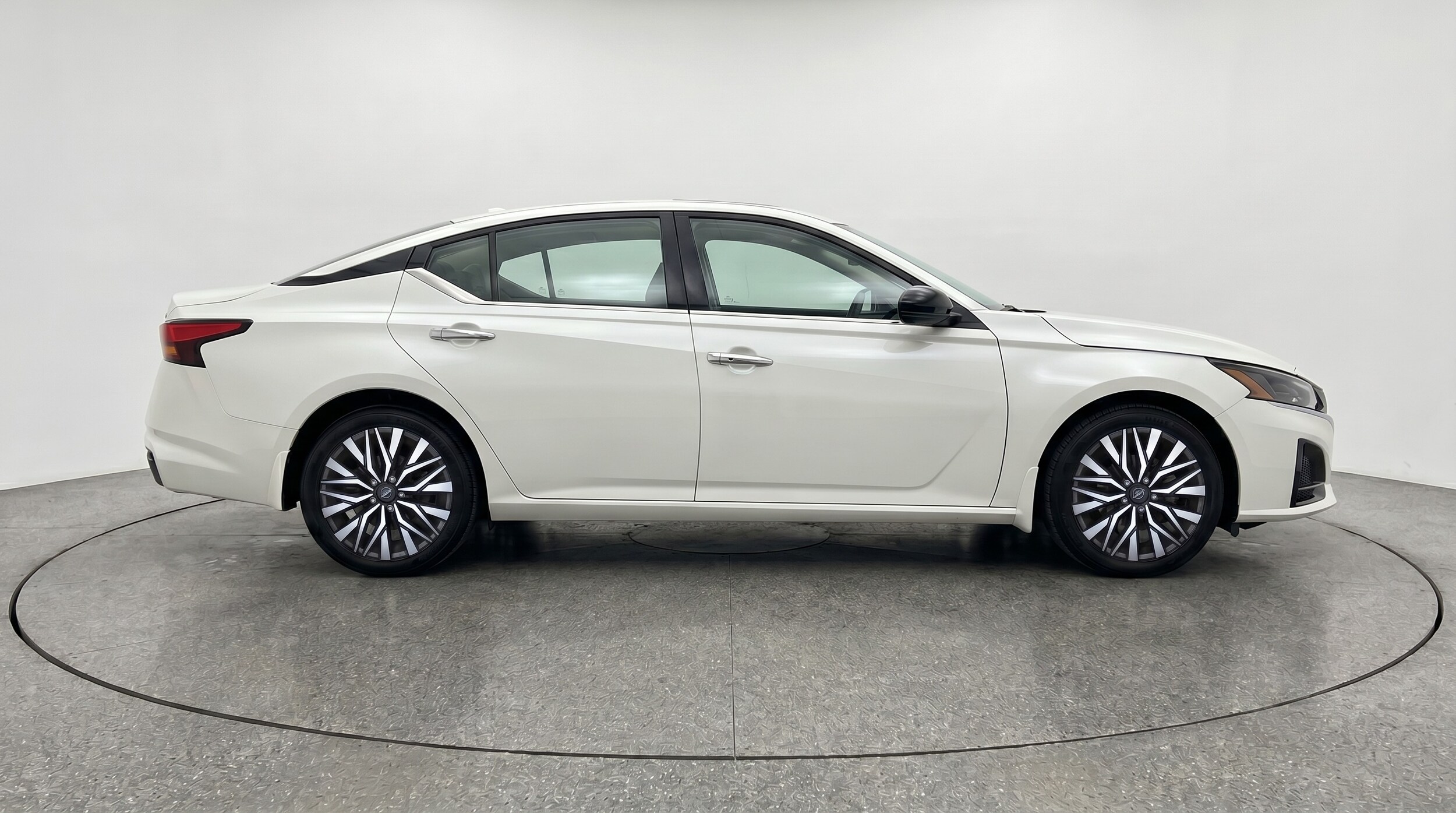 Thumbnail: 2025 Nissan Altima - 8