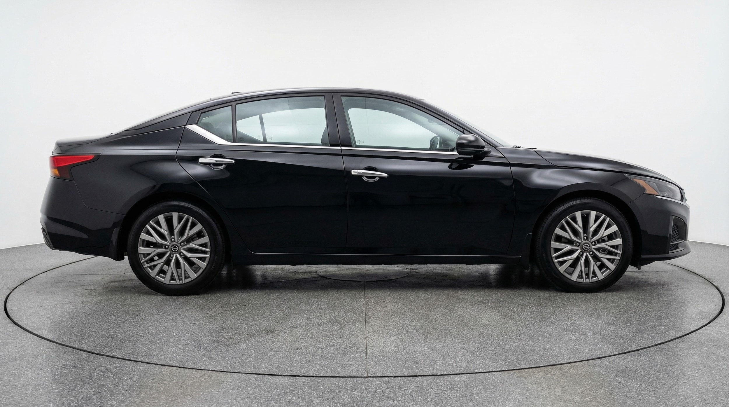 Thumbnail: 2025 Nissan Altima - 8