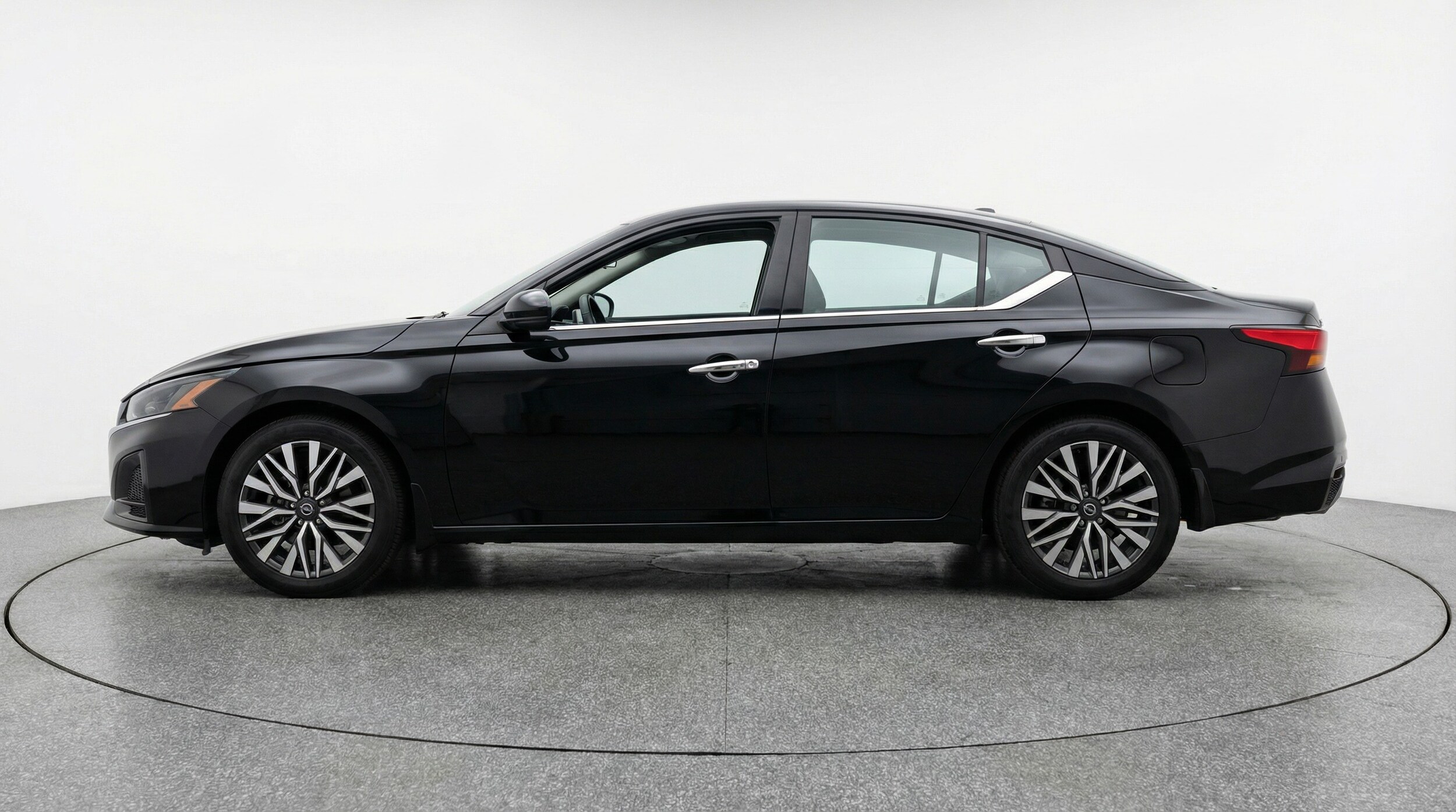 Thumbnail: 2025 Nissan Altima - 4