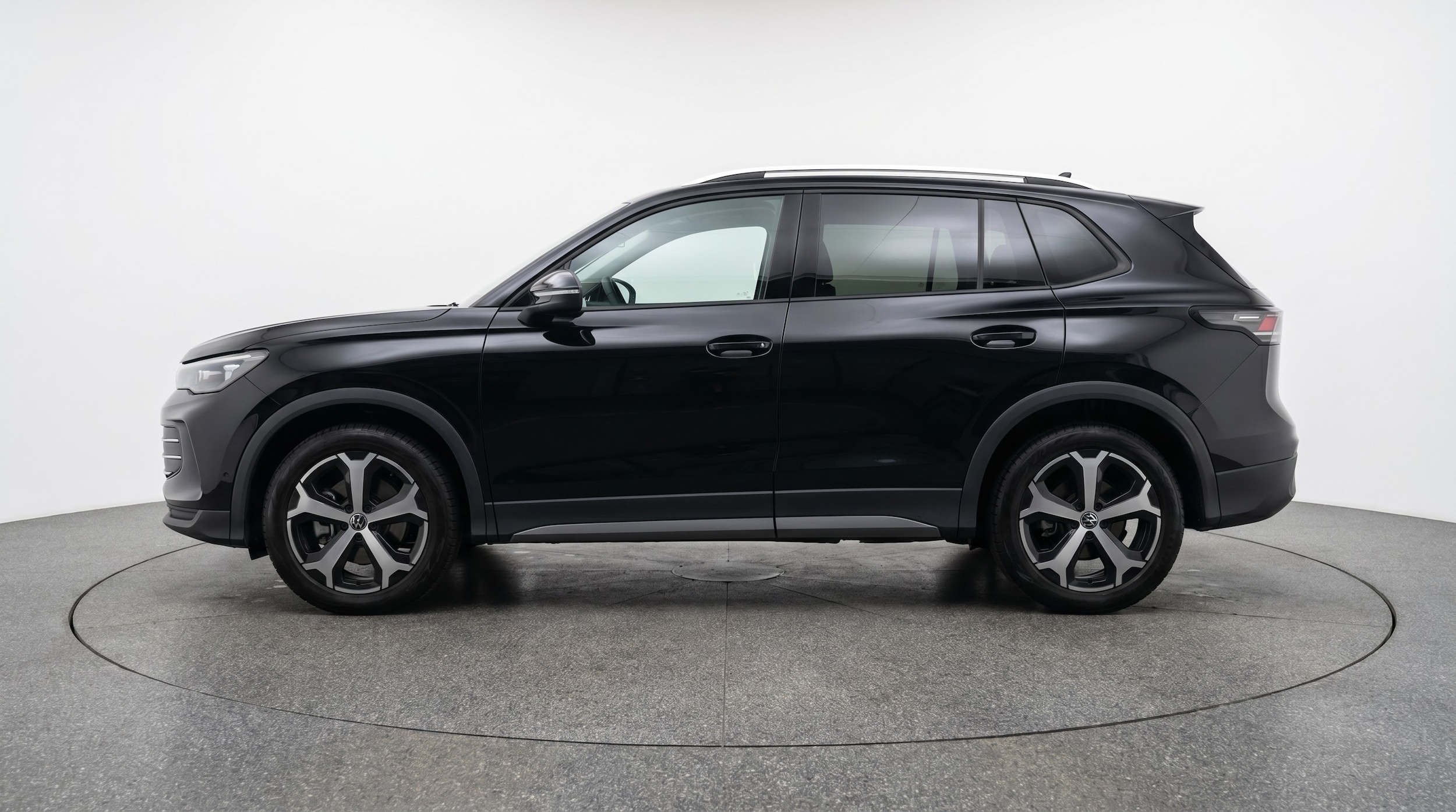 Thumbnail: 2026 Volkswagen Tiguan - 4