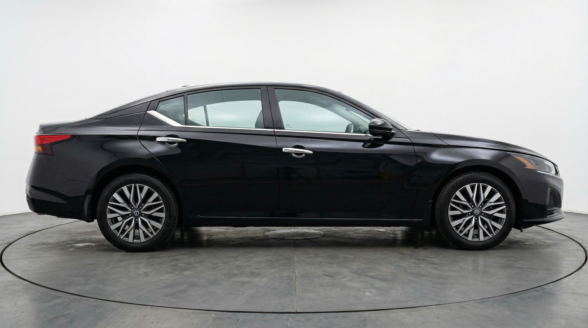 Thumbnail: 2025 Nissan Altima - 8