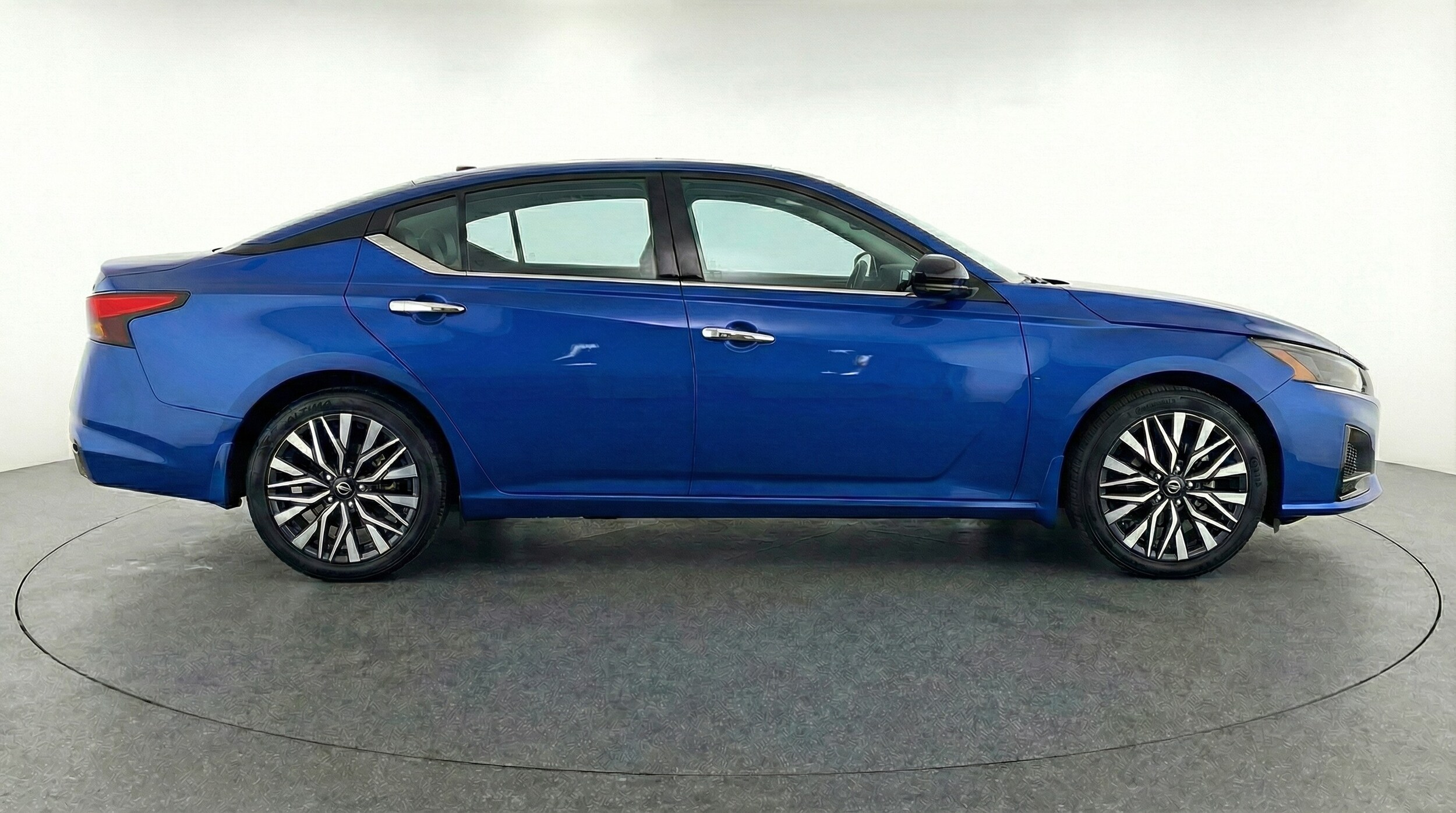 Thumbnail: 2025 Nissan Altima - 8