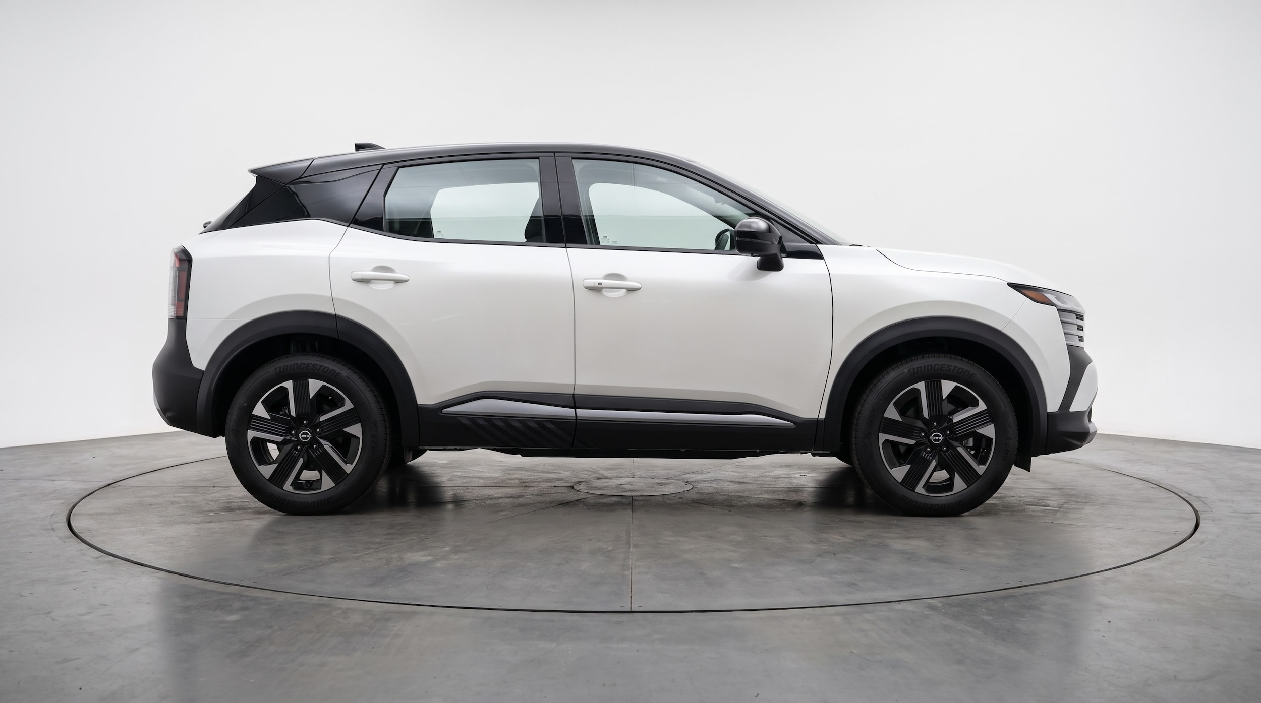 Thumbnail: 2026 Nissan Kicks - 8