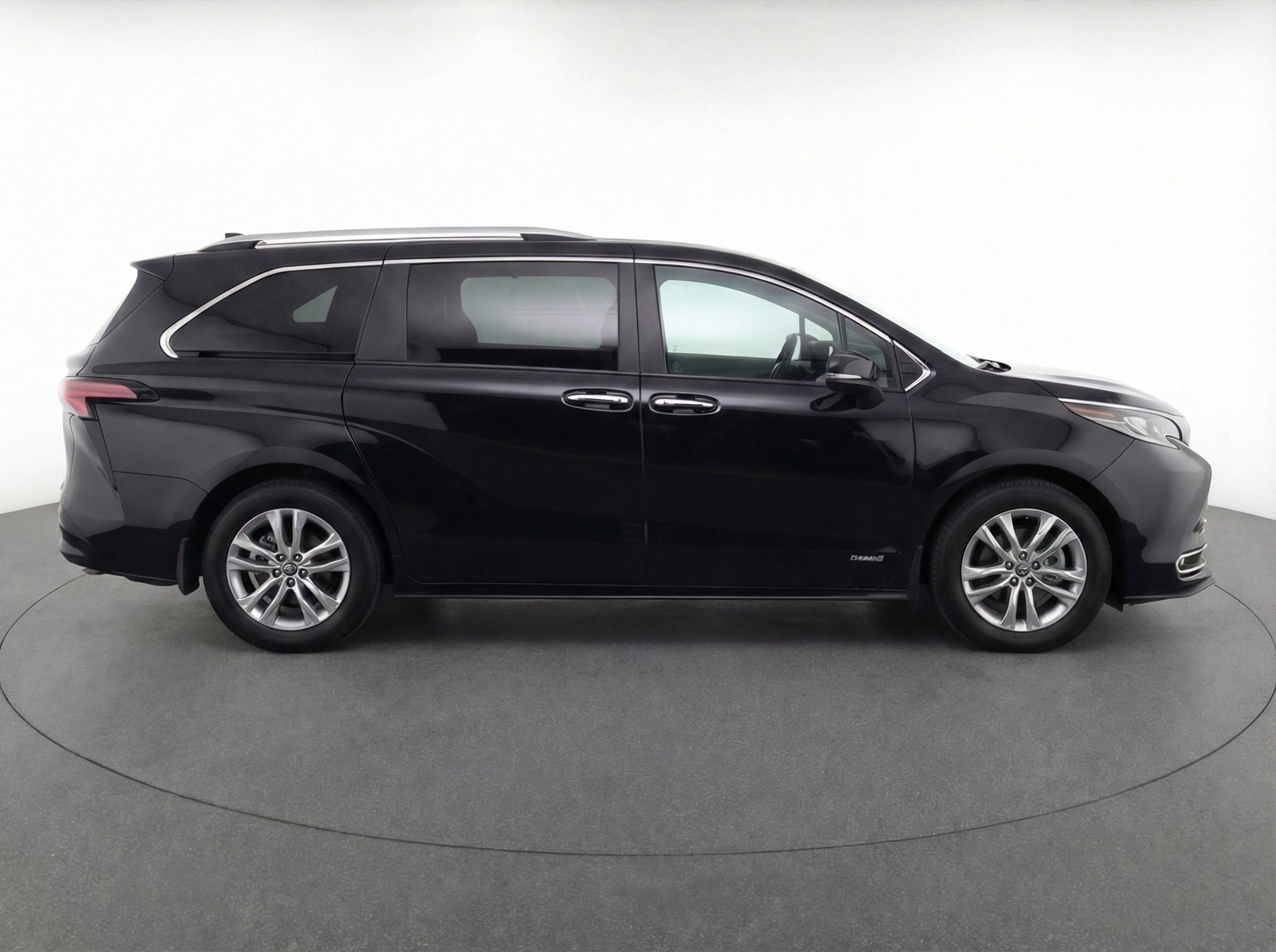 Thumbnail: 2024 Toyota Sienna - 8