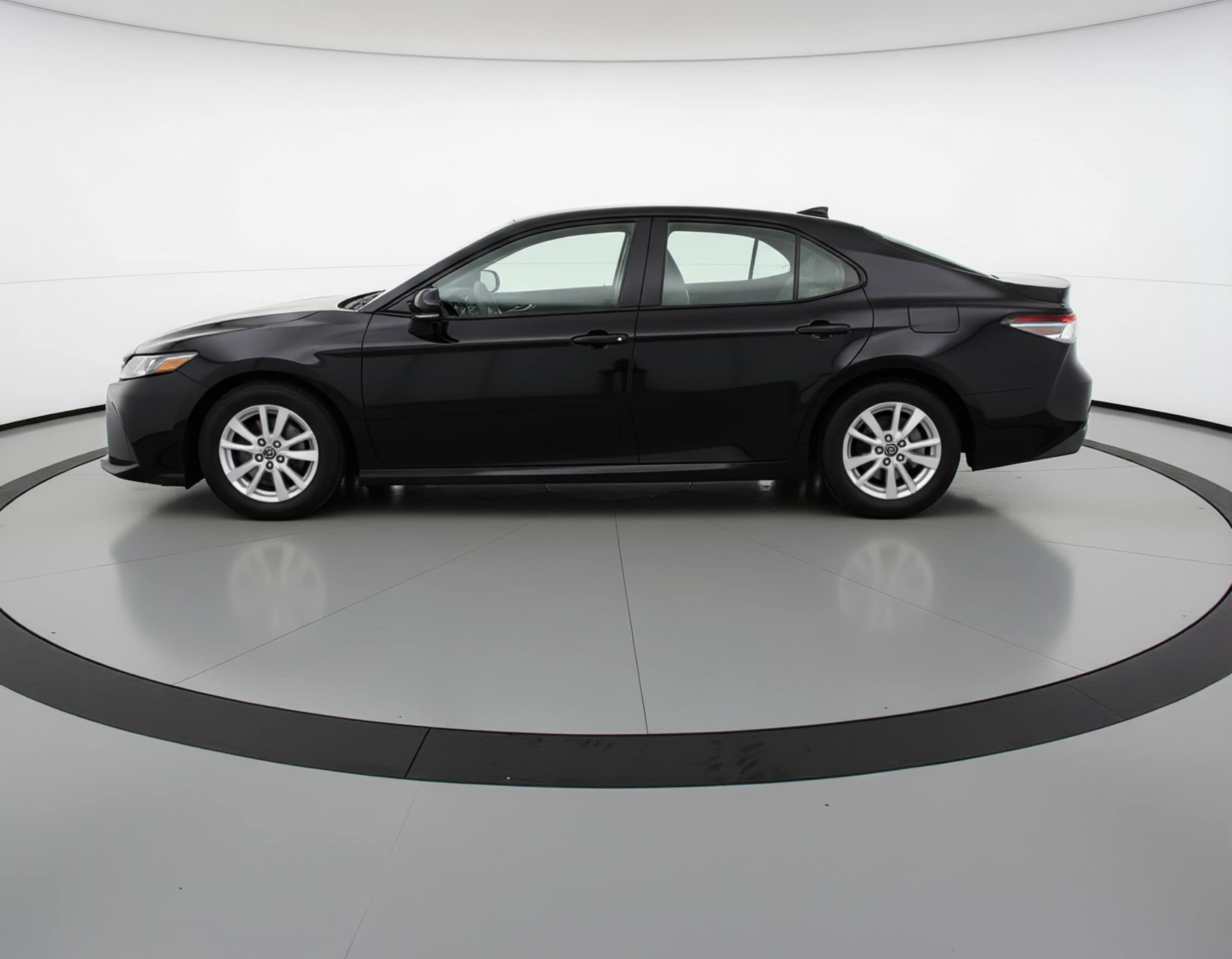 Thumbnail: 2025 Toyota Camry - 4