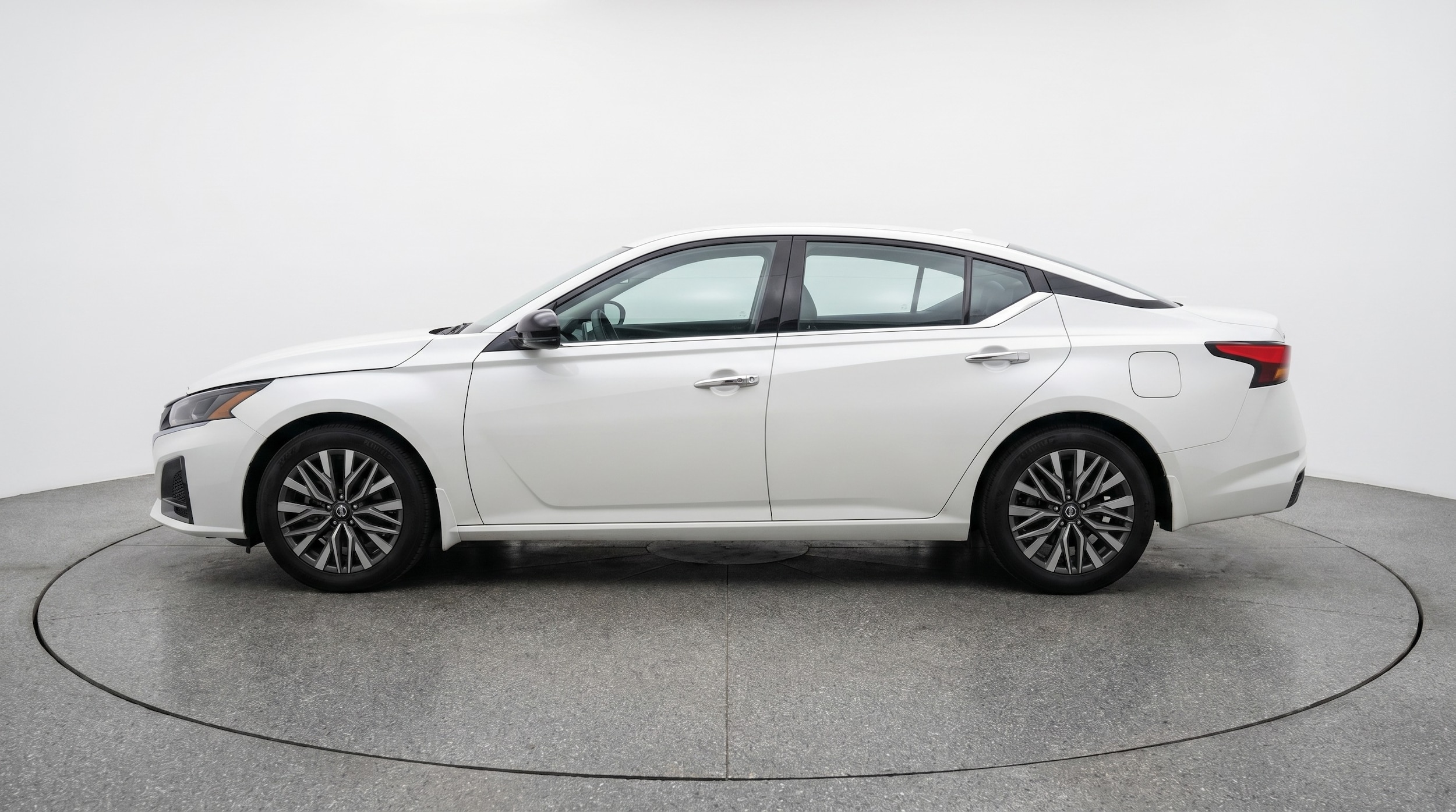 Thumbnail: 2025 Nissan Altima - 4