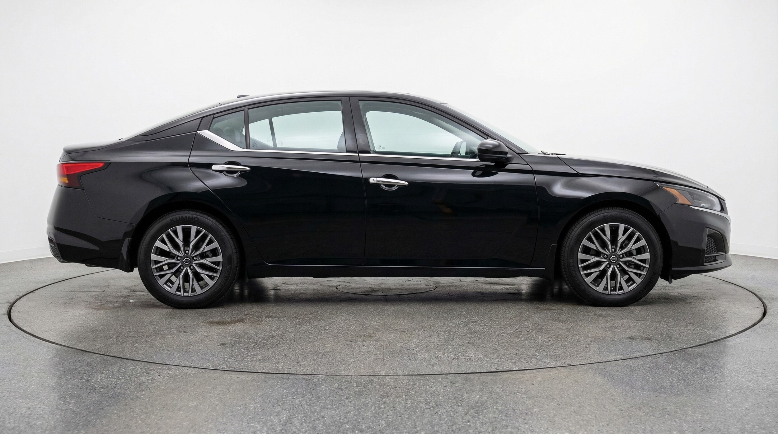 Thumbnail: 2025 Nissan Altima - 8