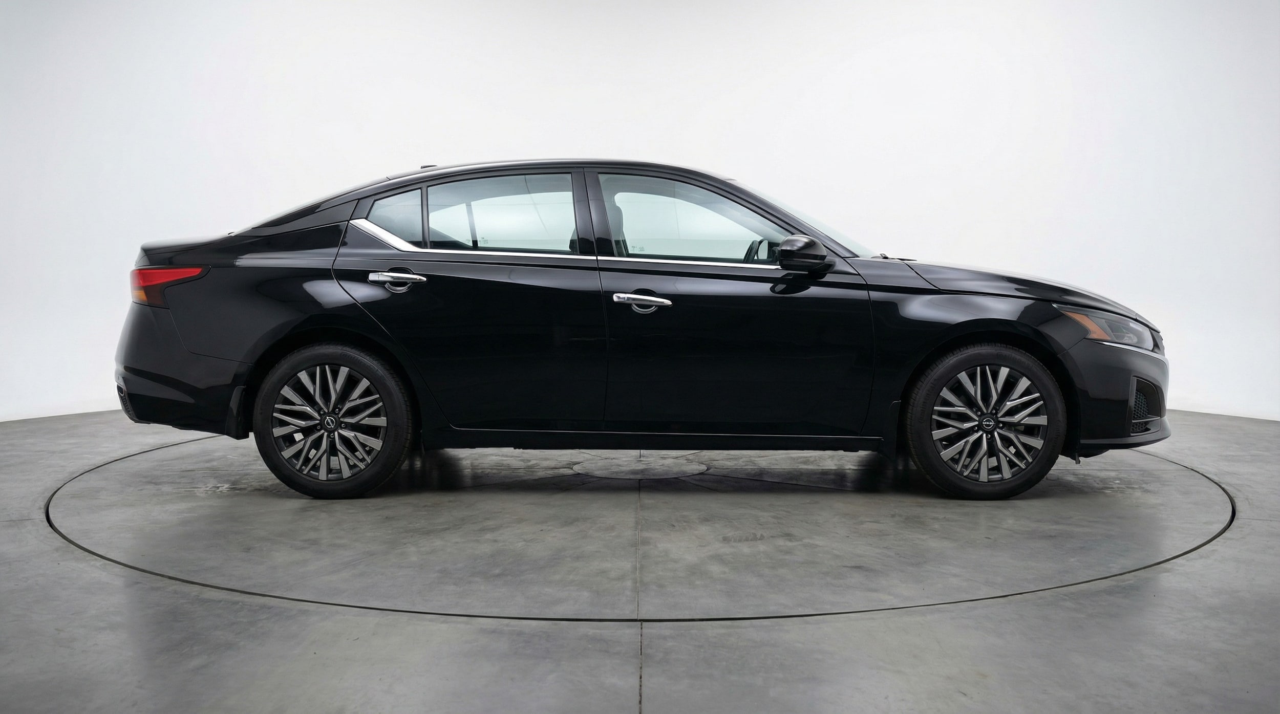 Thumbnail: 2025 Nissan Altima - 8