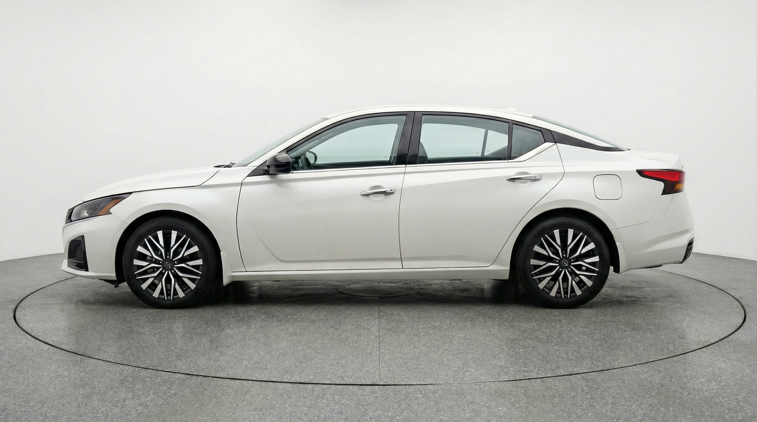 Thumbnail: 2025 Nissan Altima - 4