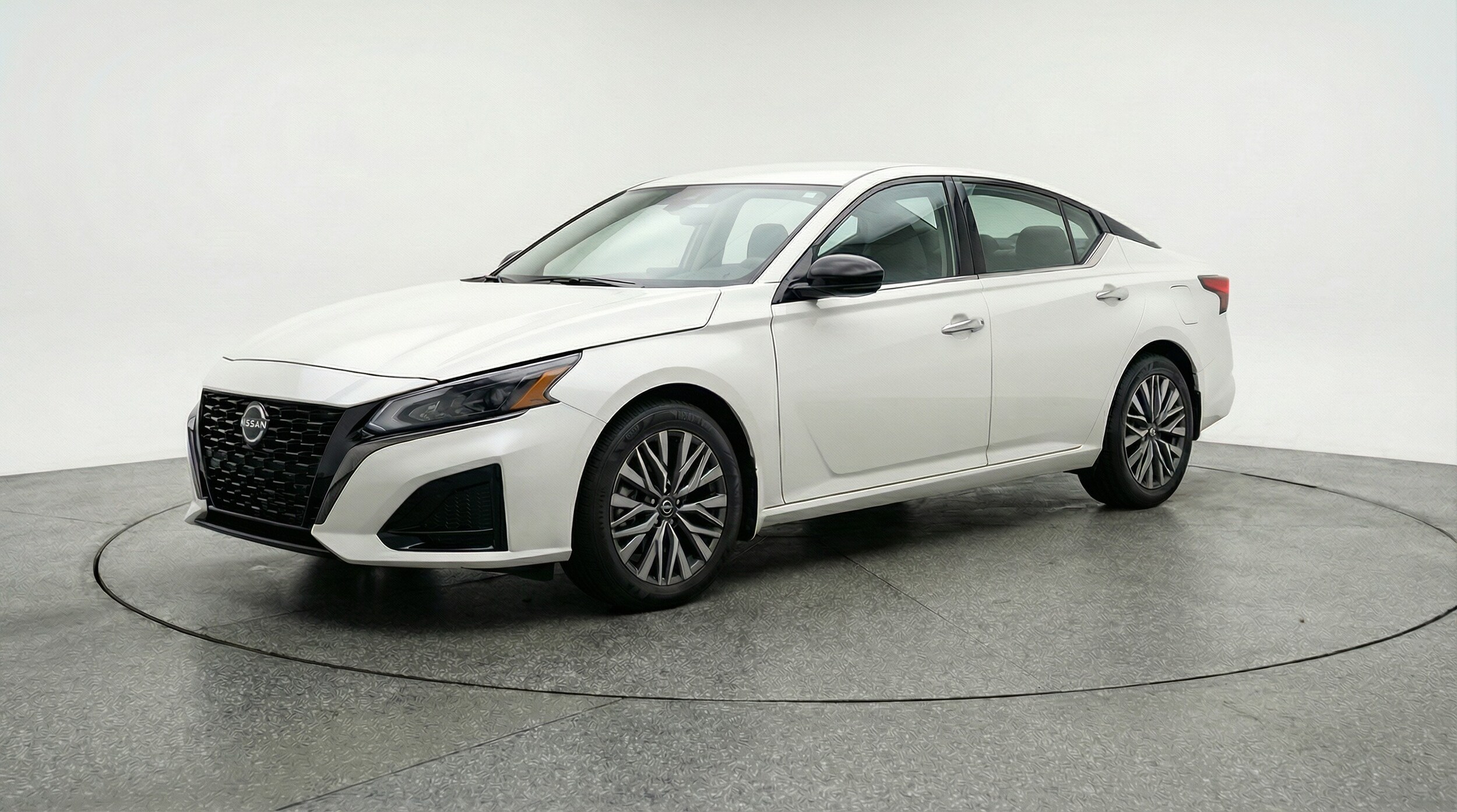 Thumbnail: 2025 Nissan Altima - 3