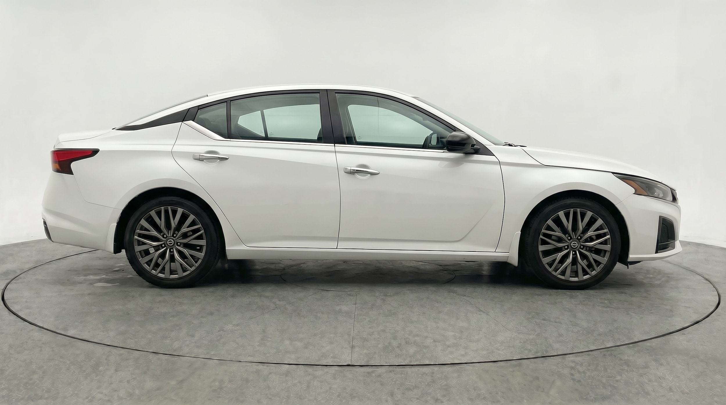 Thumbnail: 2025 Nissan Altima - 8