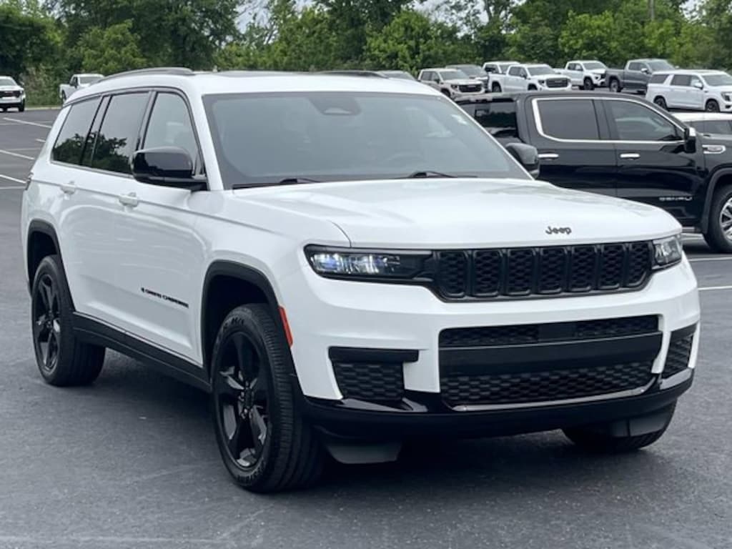 Used 2023 Jeep Grand Cherokee L Laredo SUV