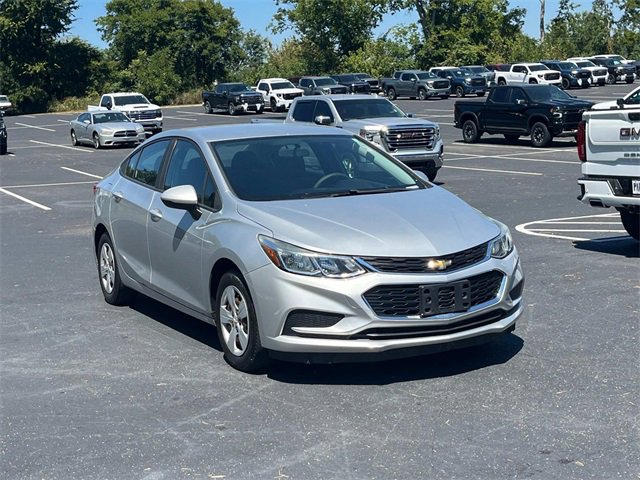 2016 Chevrolet Cruze L photo 3