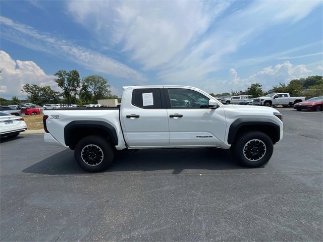 2024 Toyota Tacoma SR5 photo 4
