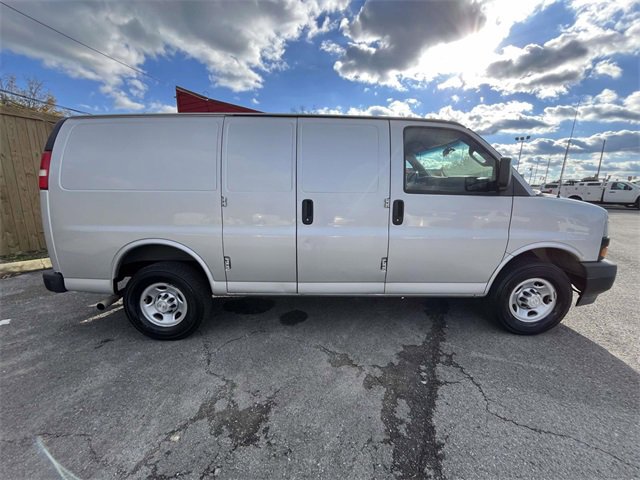 2018 Chevrolet Express 2500 Work Van photo 4
