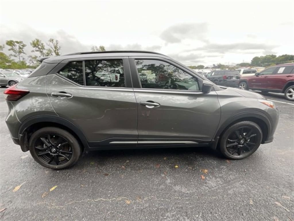 Used 2023 Nissan Kicks SR SUV