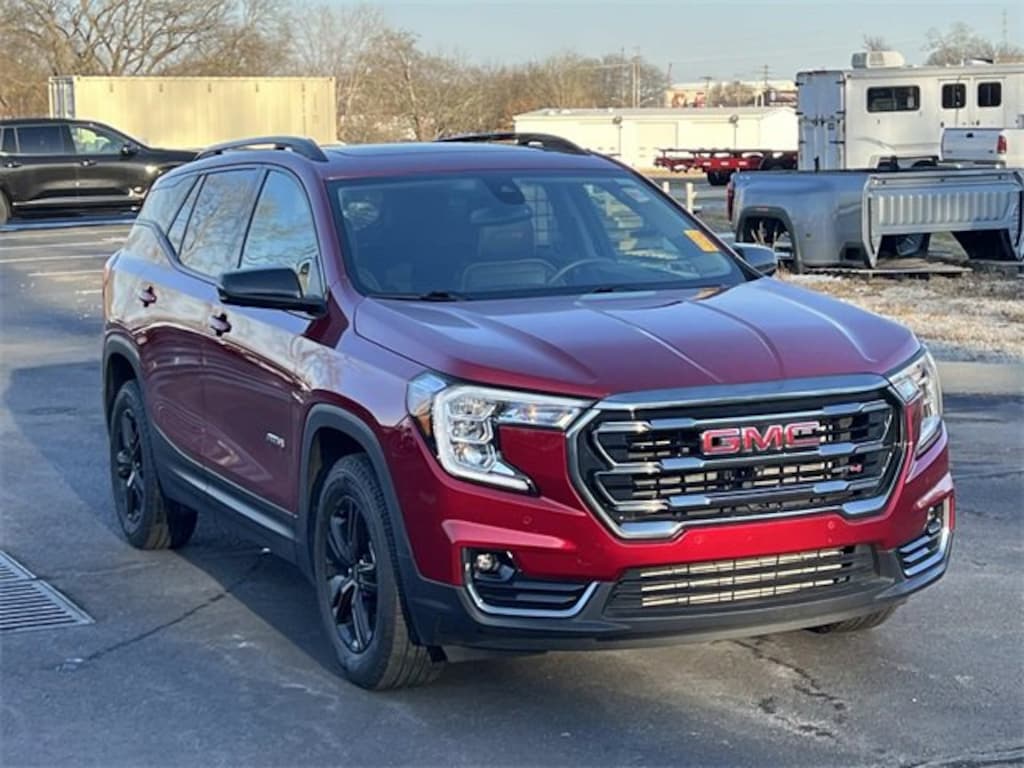 Used 2024 GMC Terrain AT4 SUV